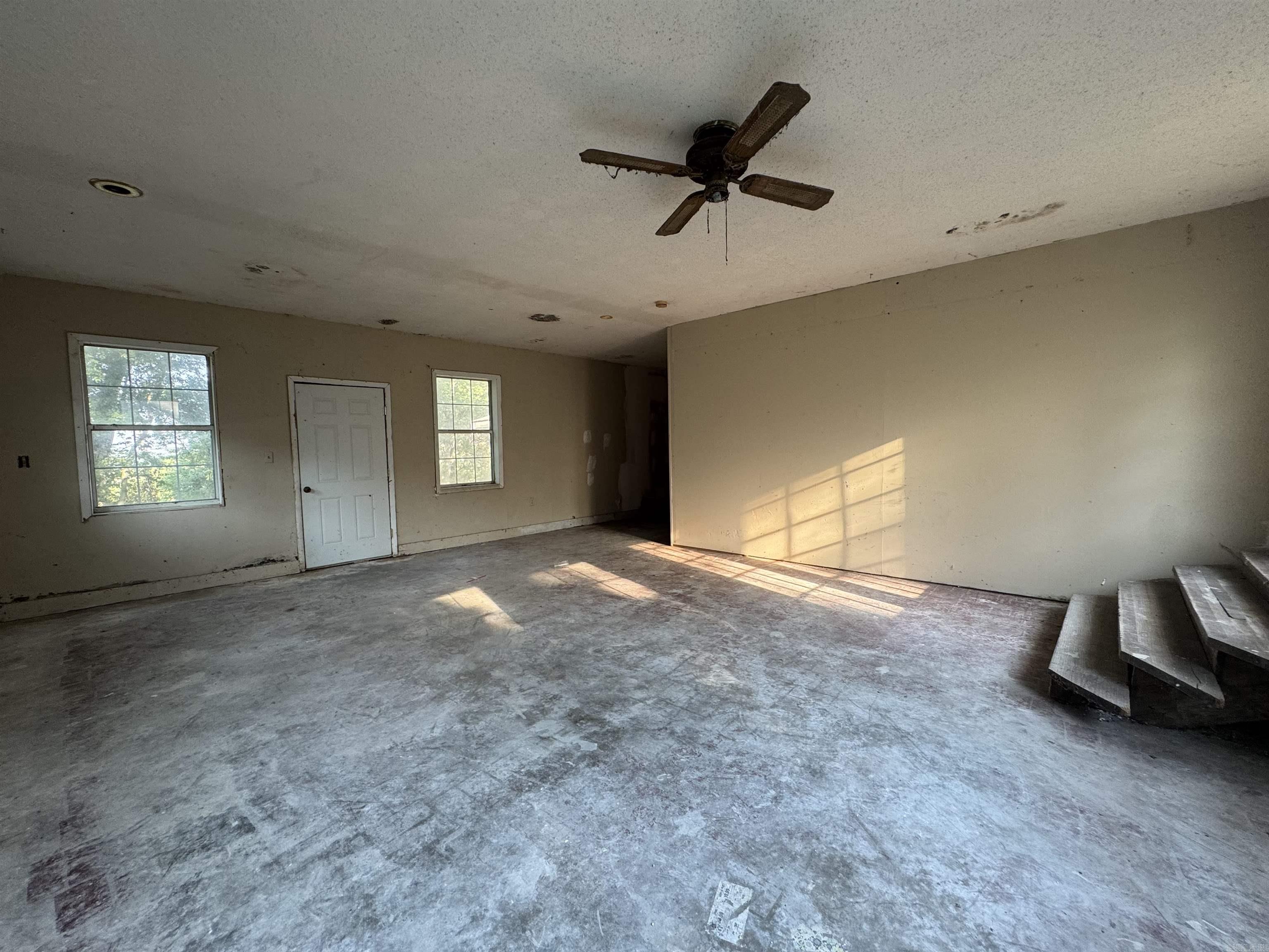 2 Triangle Lane Property Photo 16