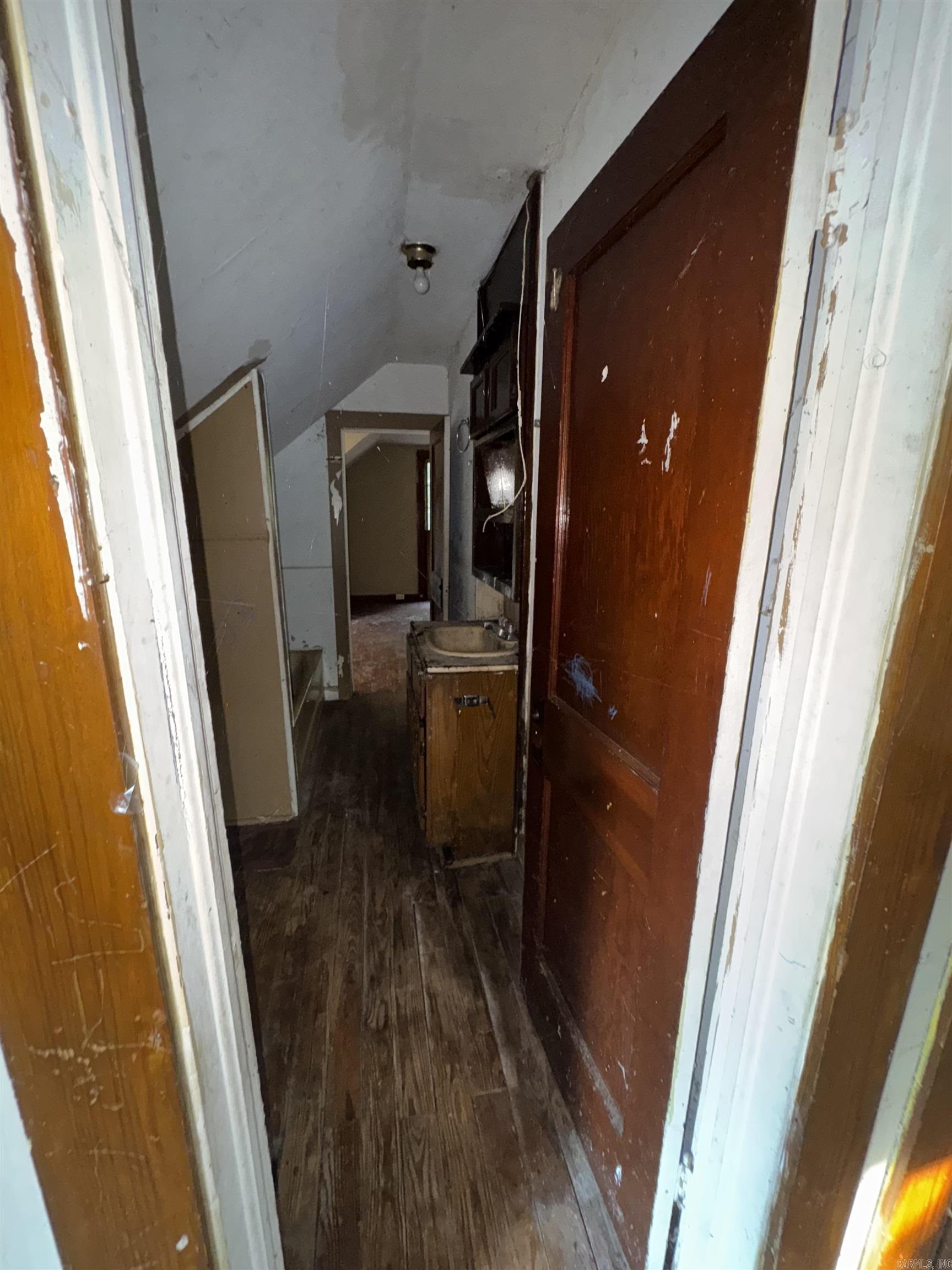 2 Triangle Lane Property Photo 17