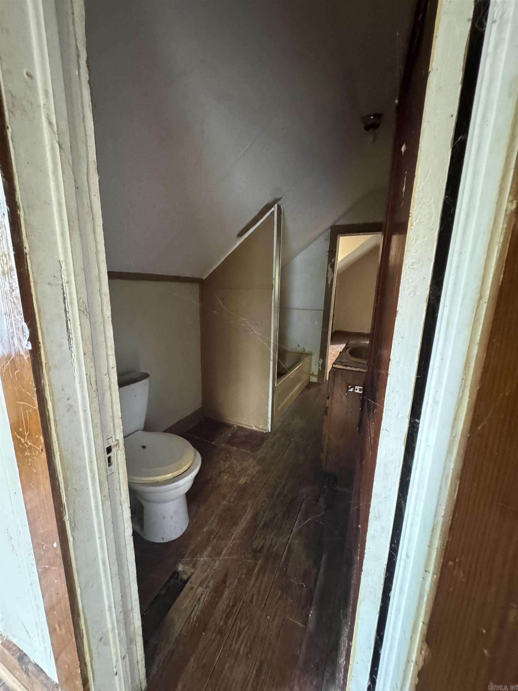 2 Triangle Lane Property Photo 19