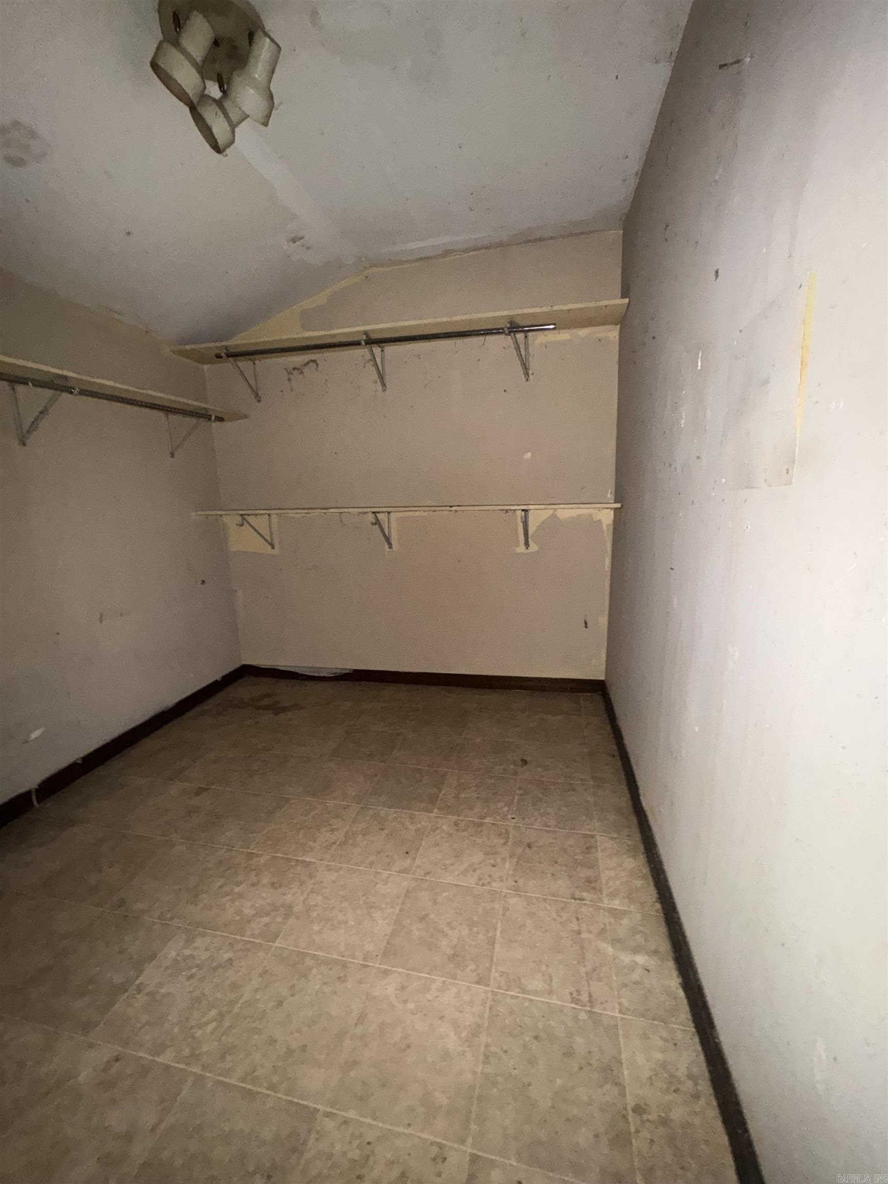 2 Triangle Lane Property Photo 21