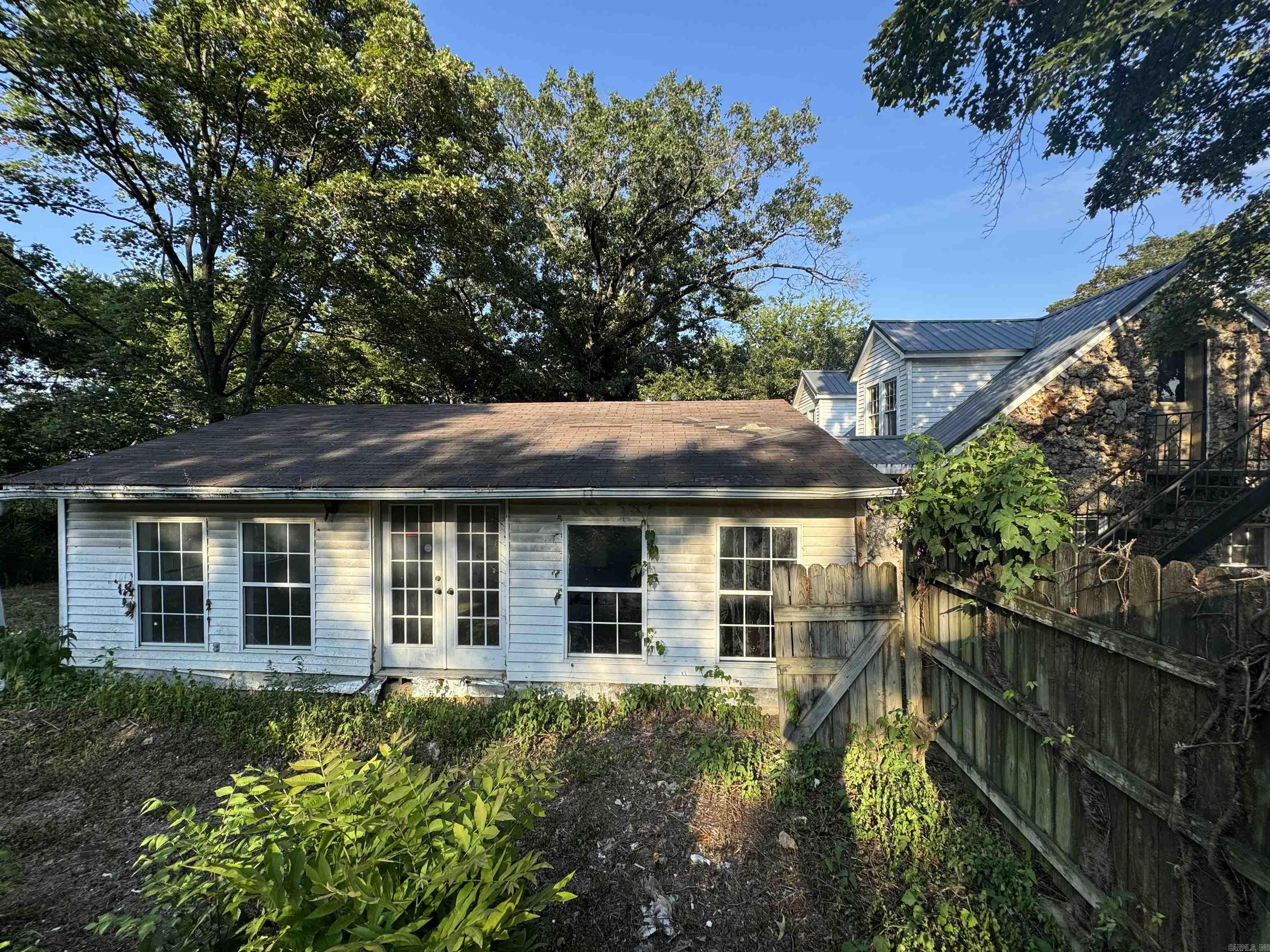 2 Triangle Lane Property Photo 23