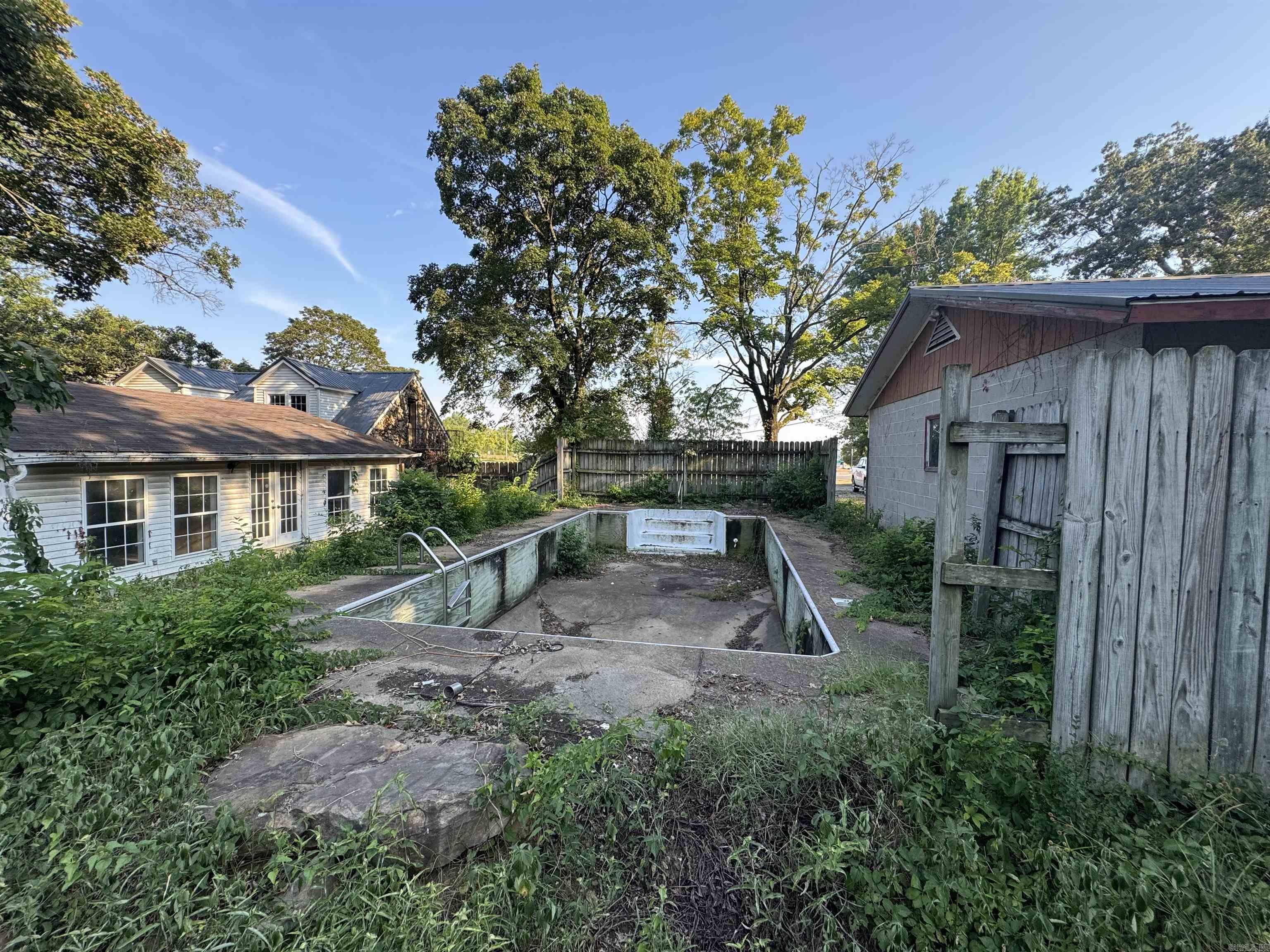 2 Triangle Lane Property Photo 25