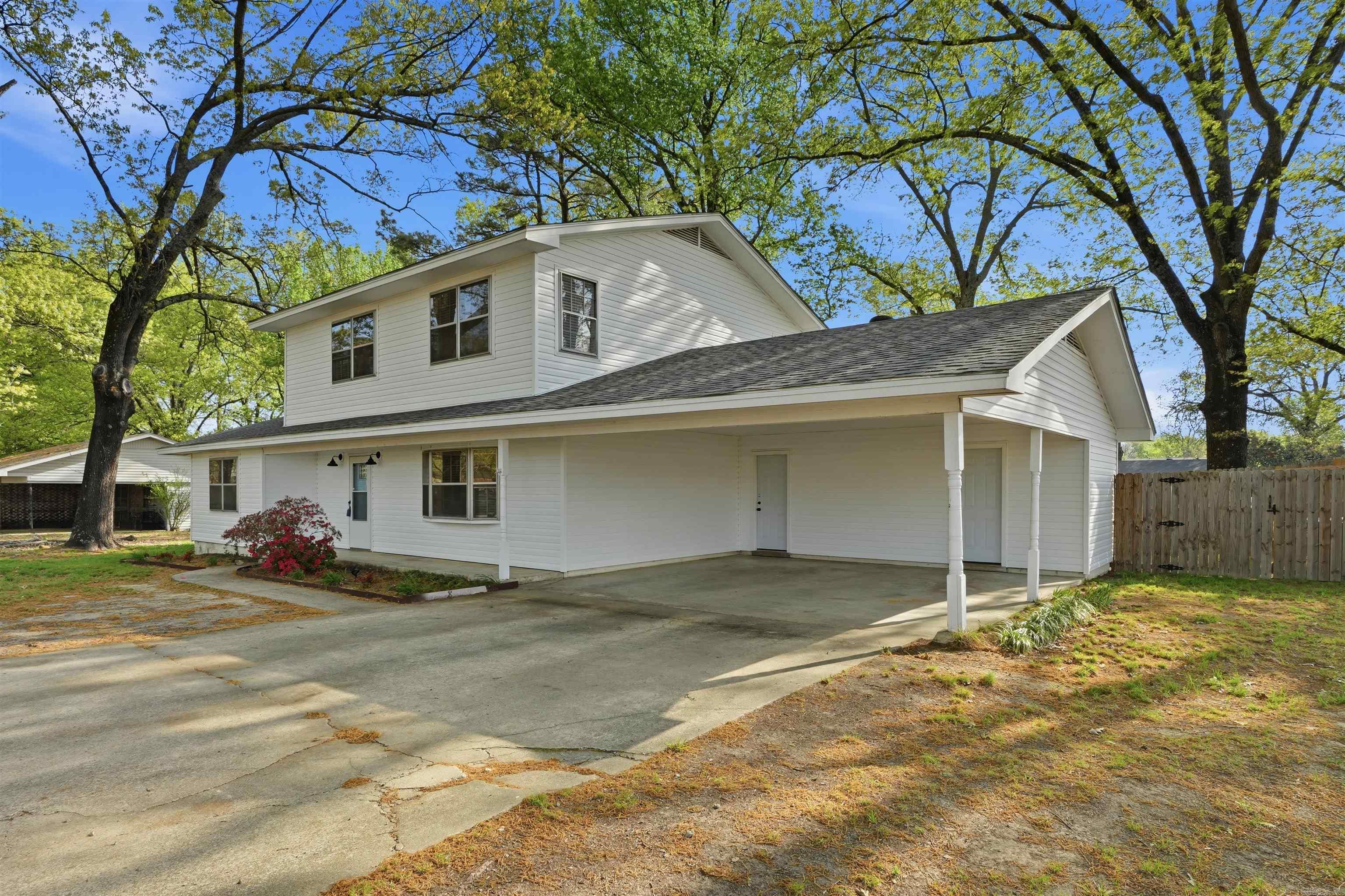 710 Clara Drive Property Photo 2