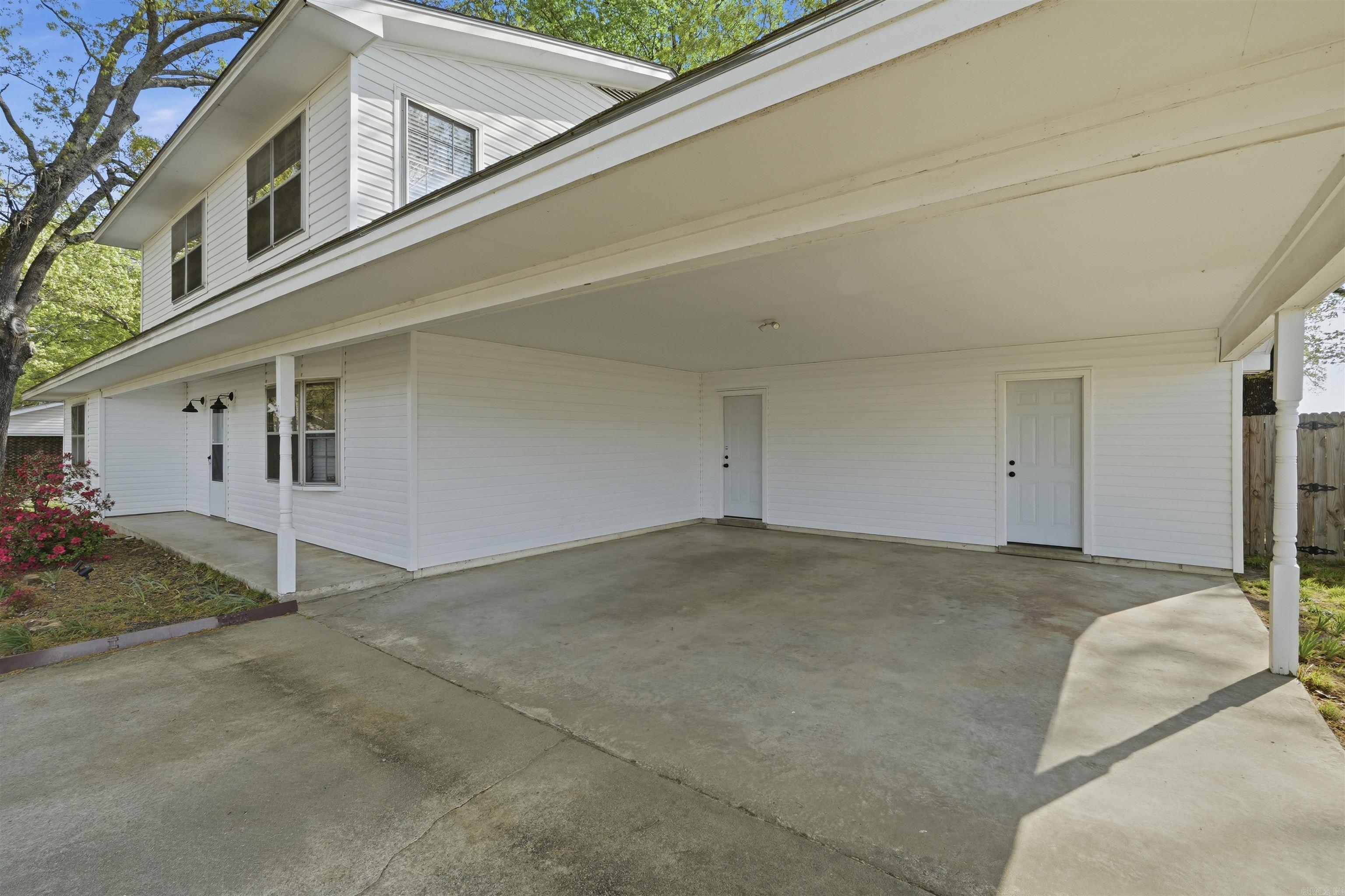 710 Clara Drive Property Photo 6
