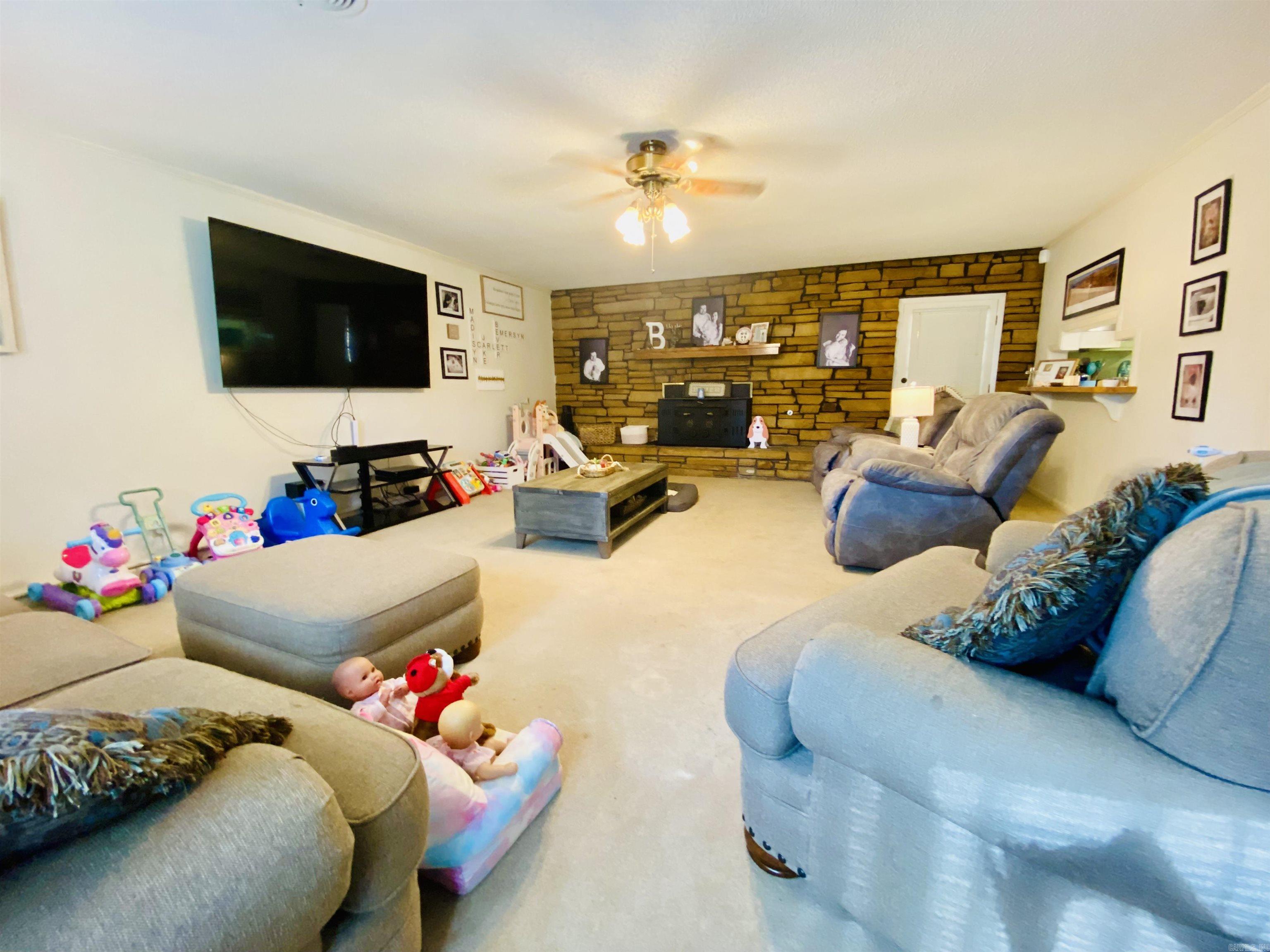 2900 Cherokee Property Photo 8