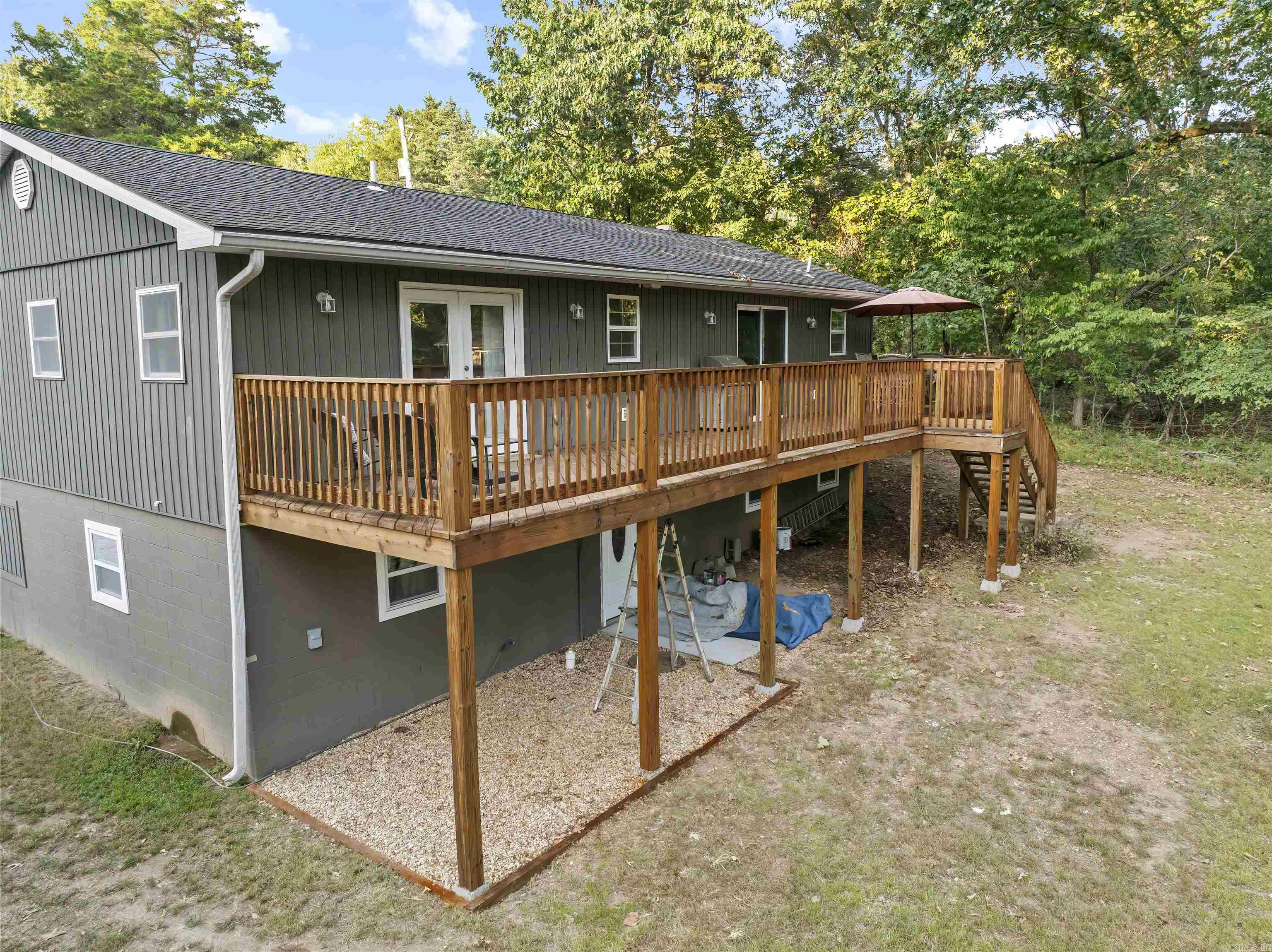 140 Cardinal Lane Property Photo 5