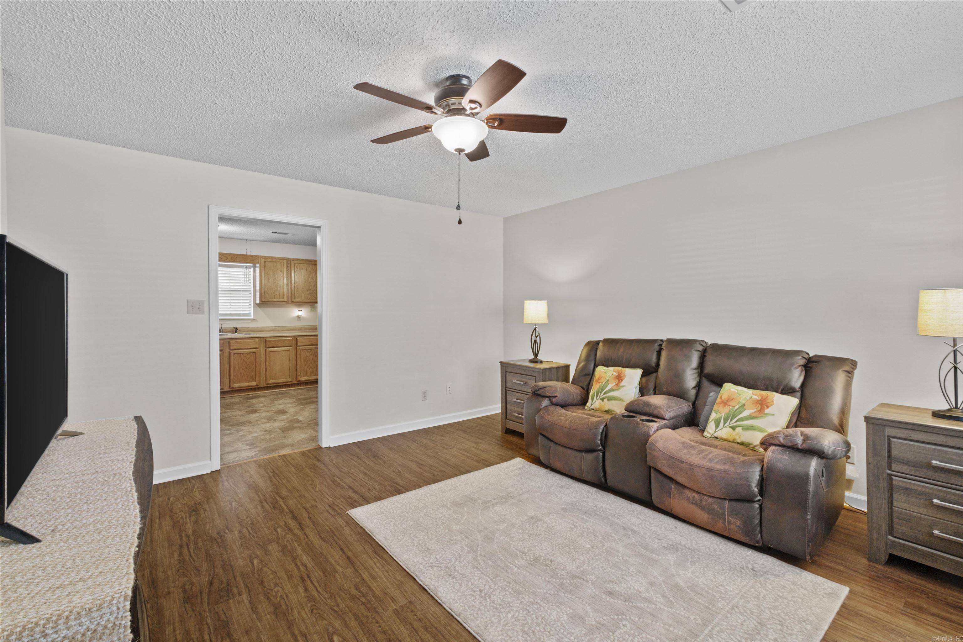 11 High Oak Cove Property Photo 5