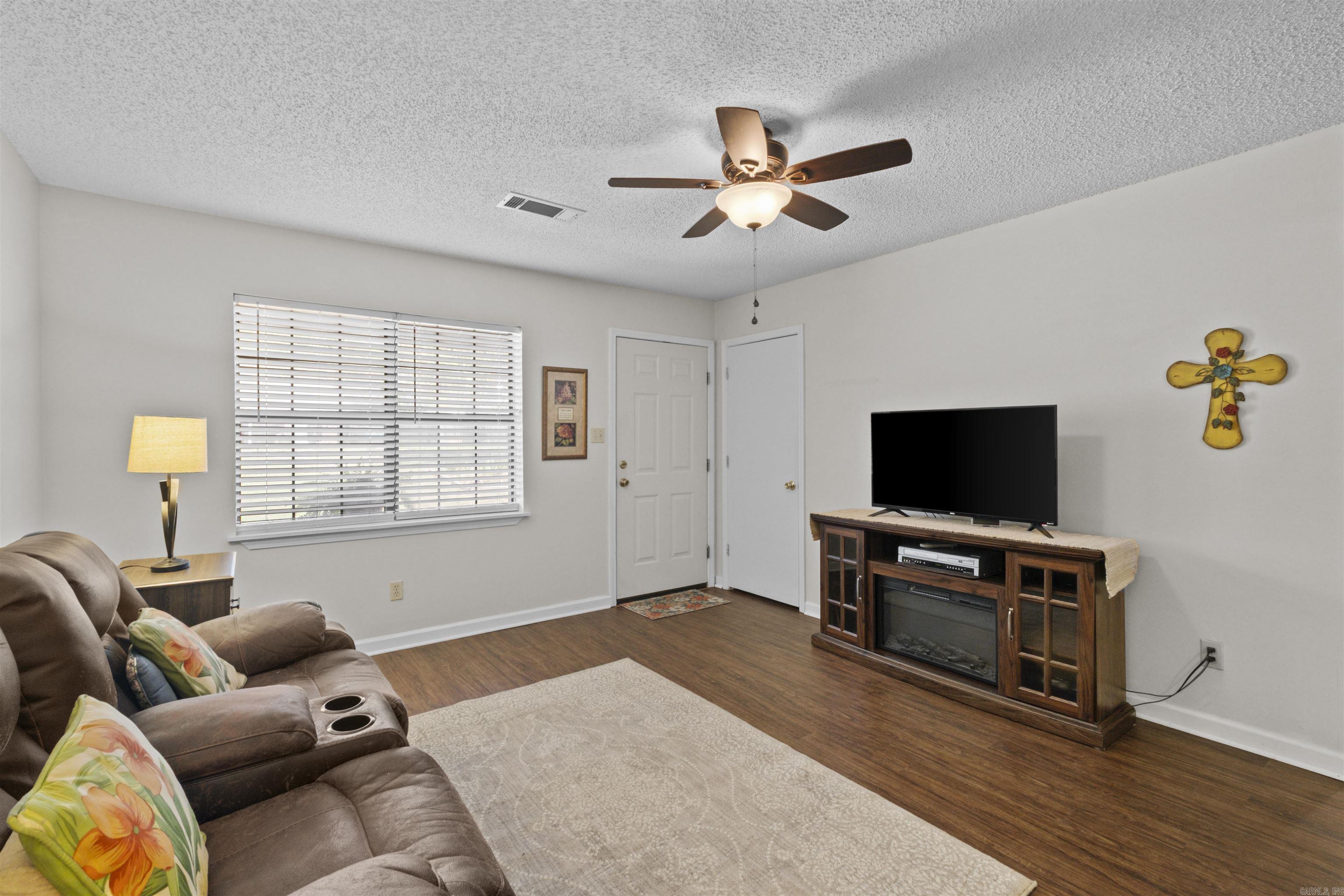 11 High Oak Cove Property Photo 7