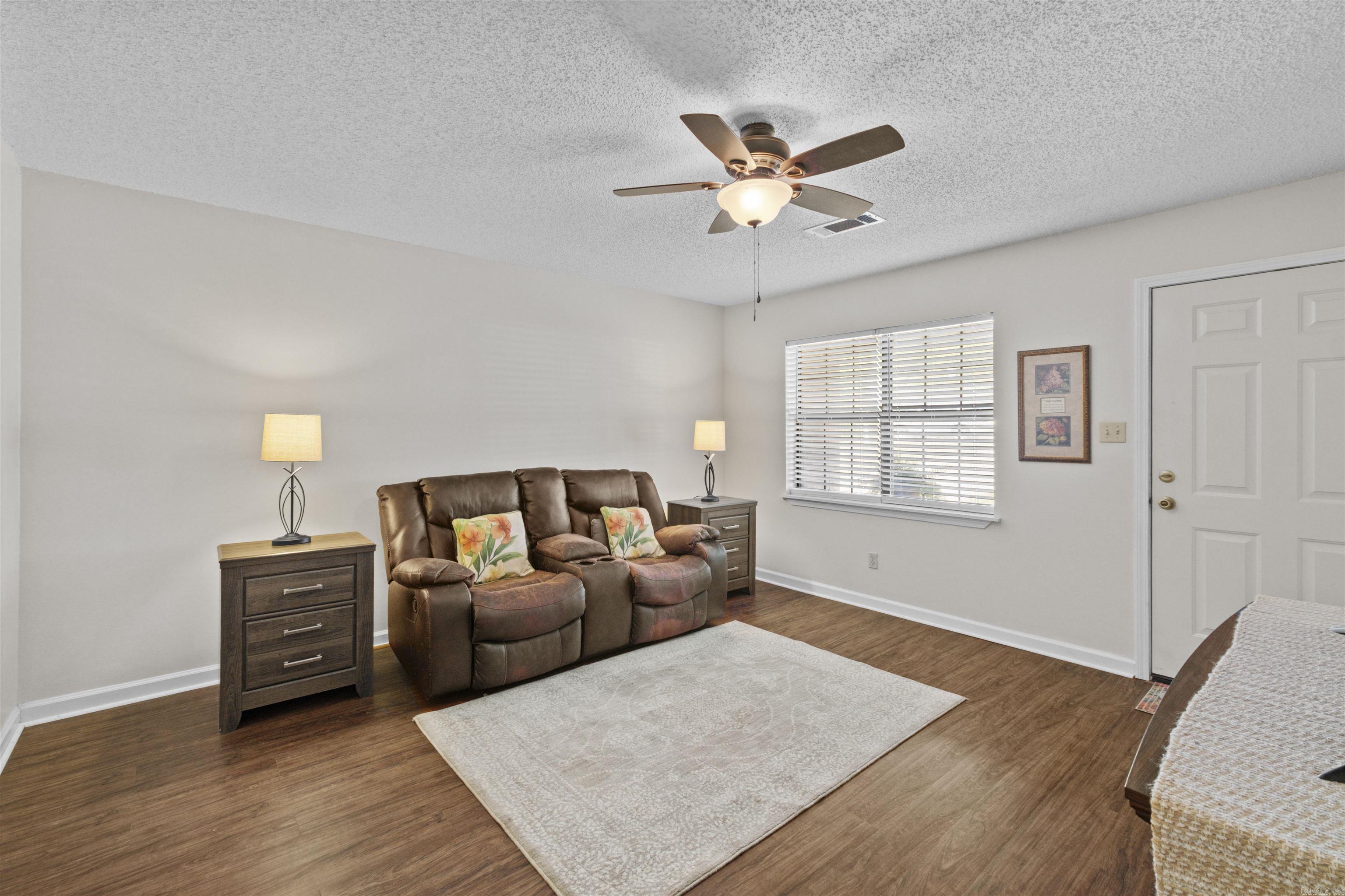 11 High Oak Cove Property Photo 8