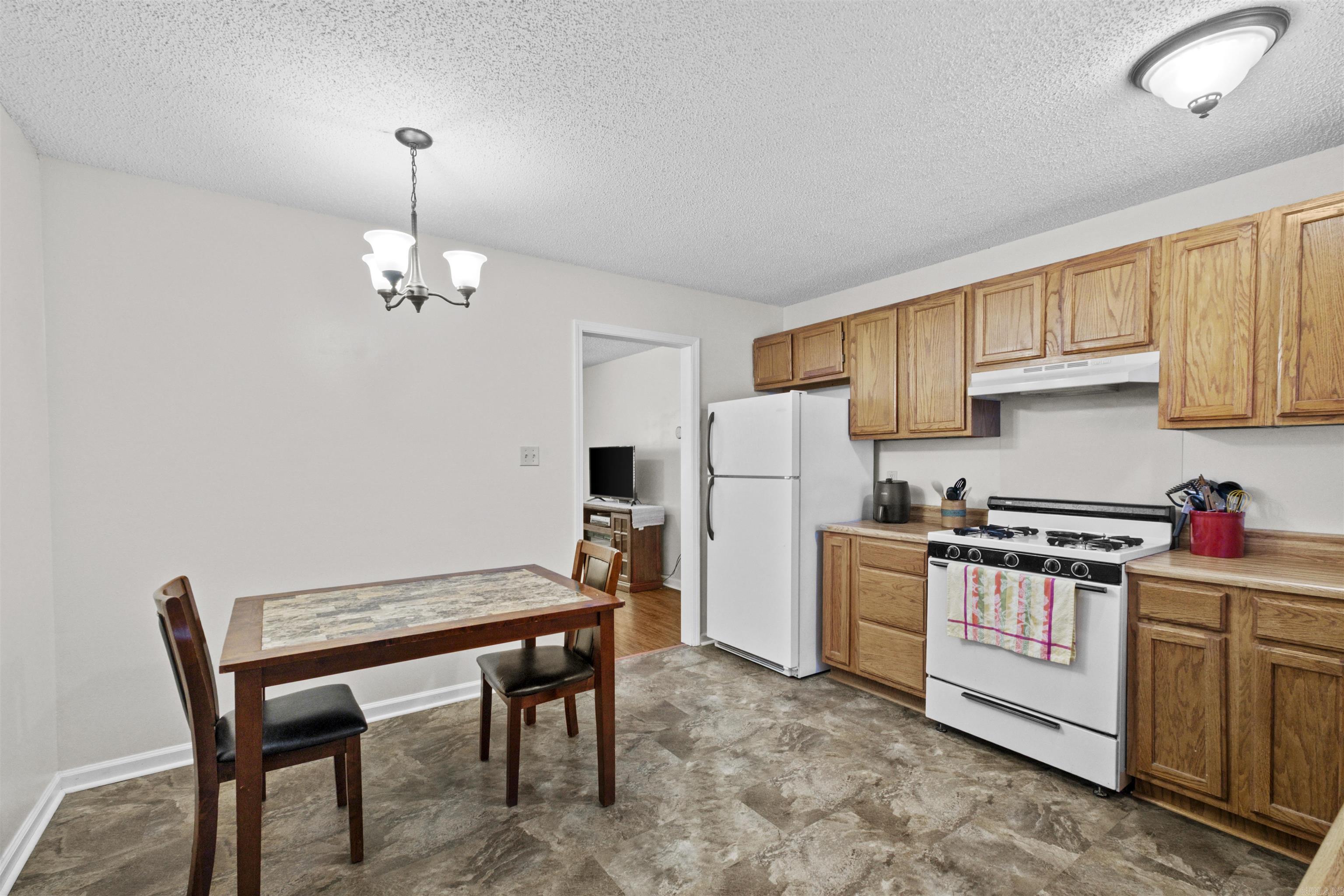 11 High Oak Cove Property Photo 12