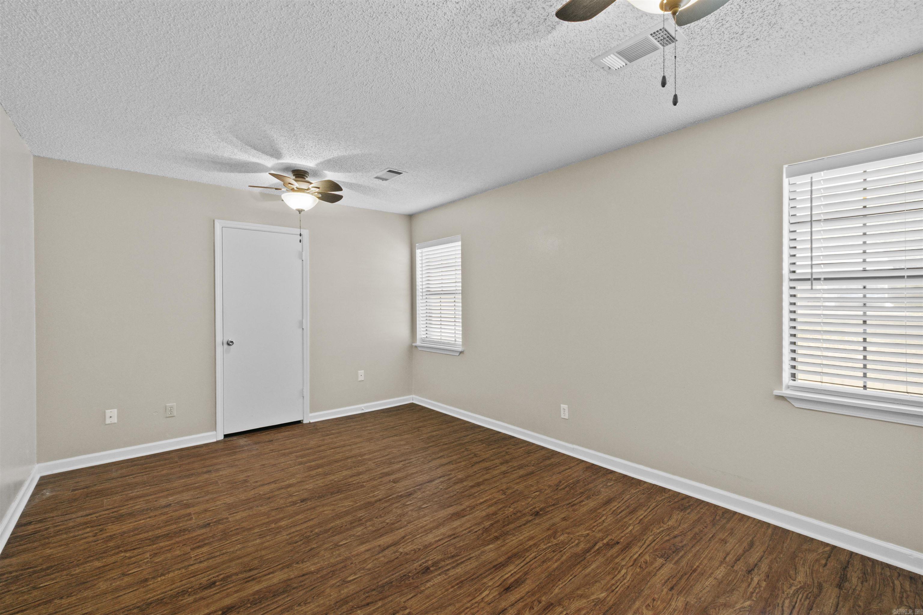 11 High Oak Cove Property Photo 14
