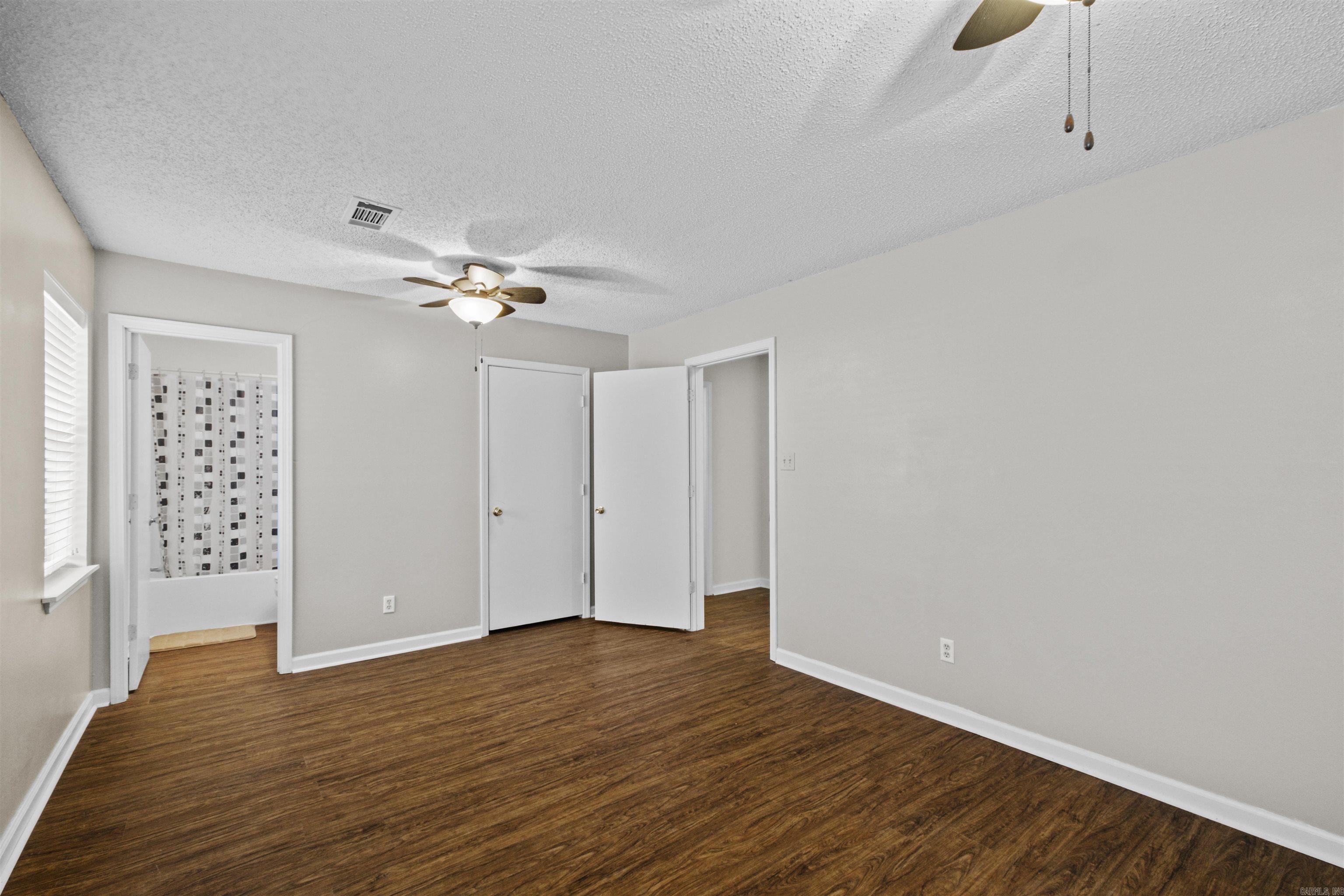 11 High Oak Cove Property Photo 15