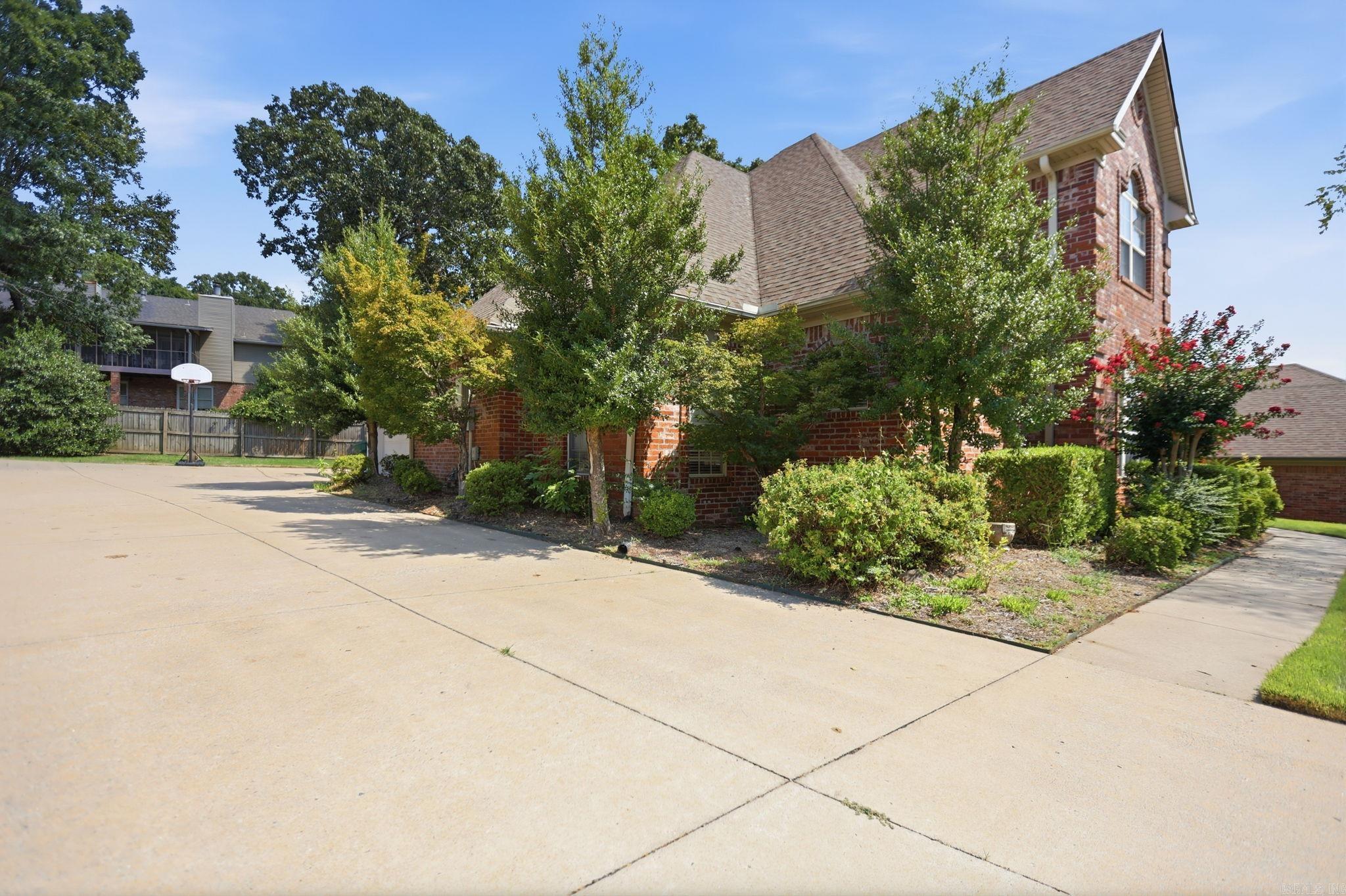 2012 Sawgrass Drive Property Photo 3