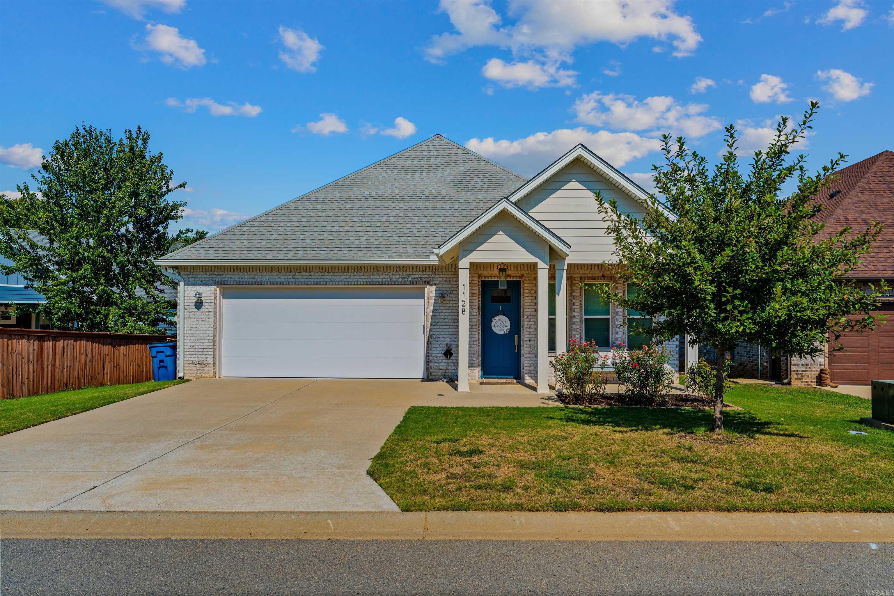 1128 Essex Property Photo 1