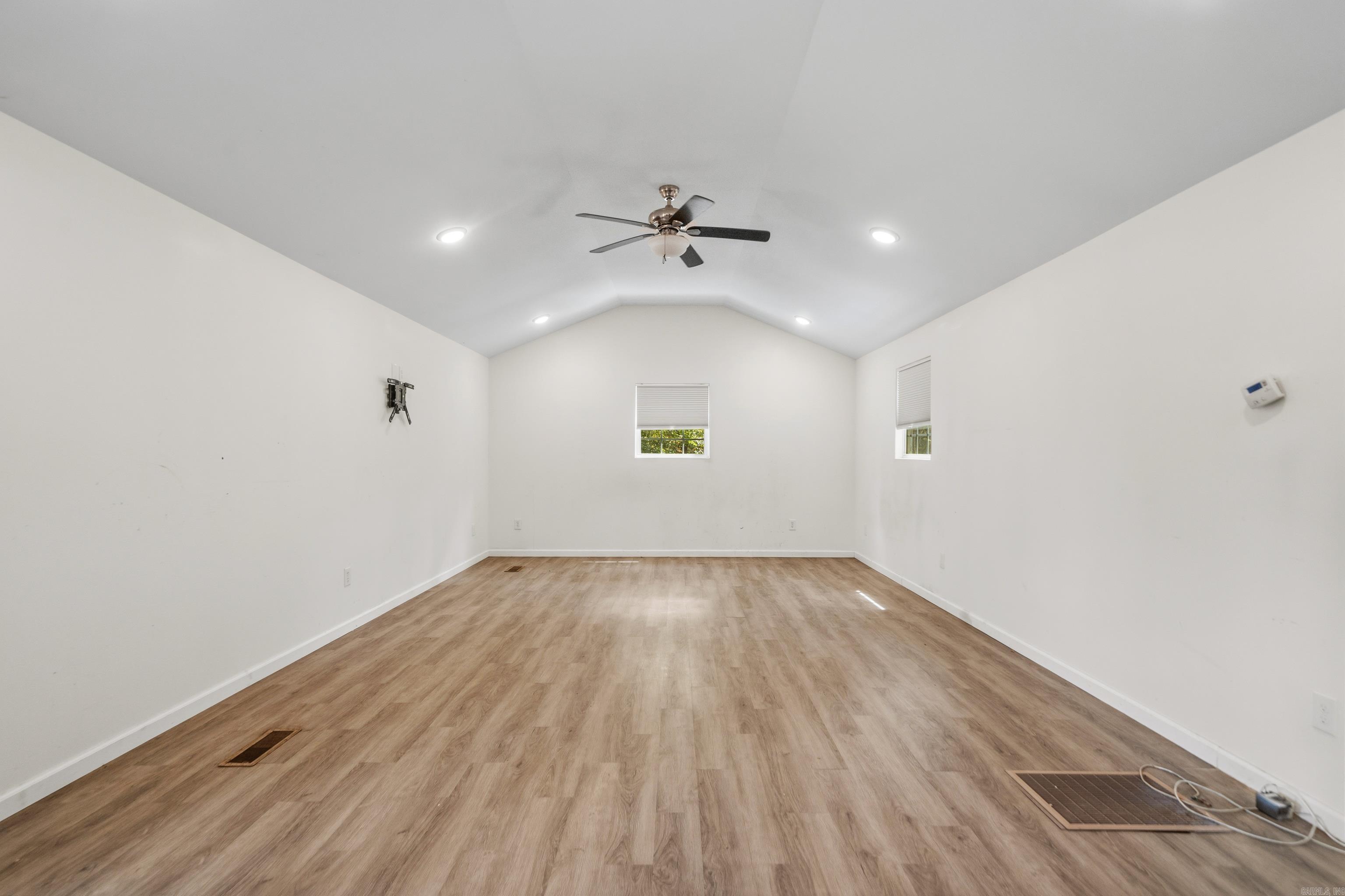 701 Peach Drive Property Photo 8