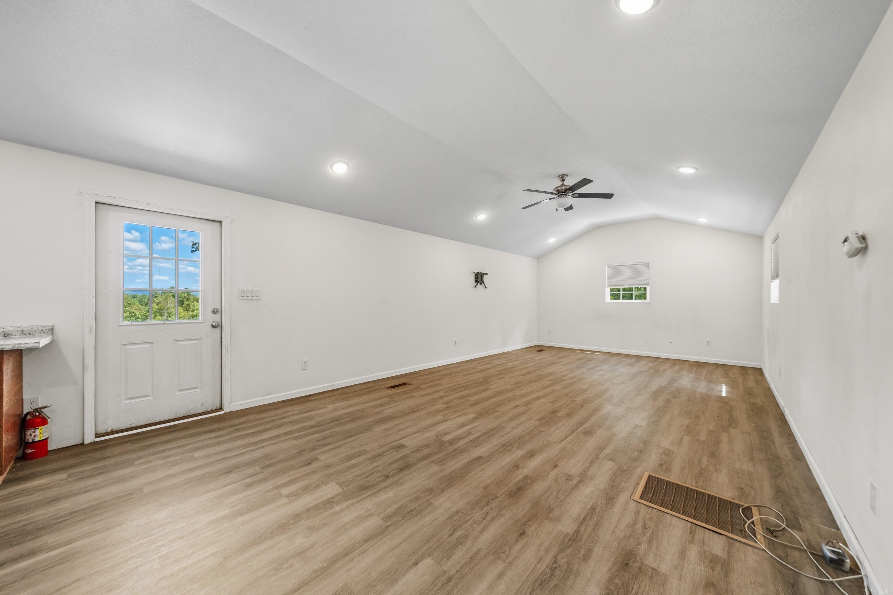 701 Peach Drive Property Photo 9