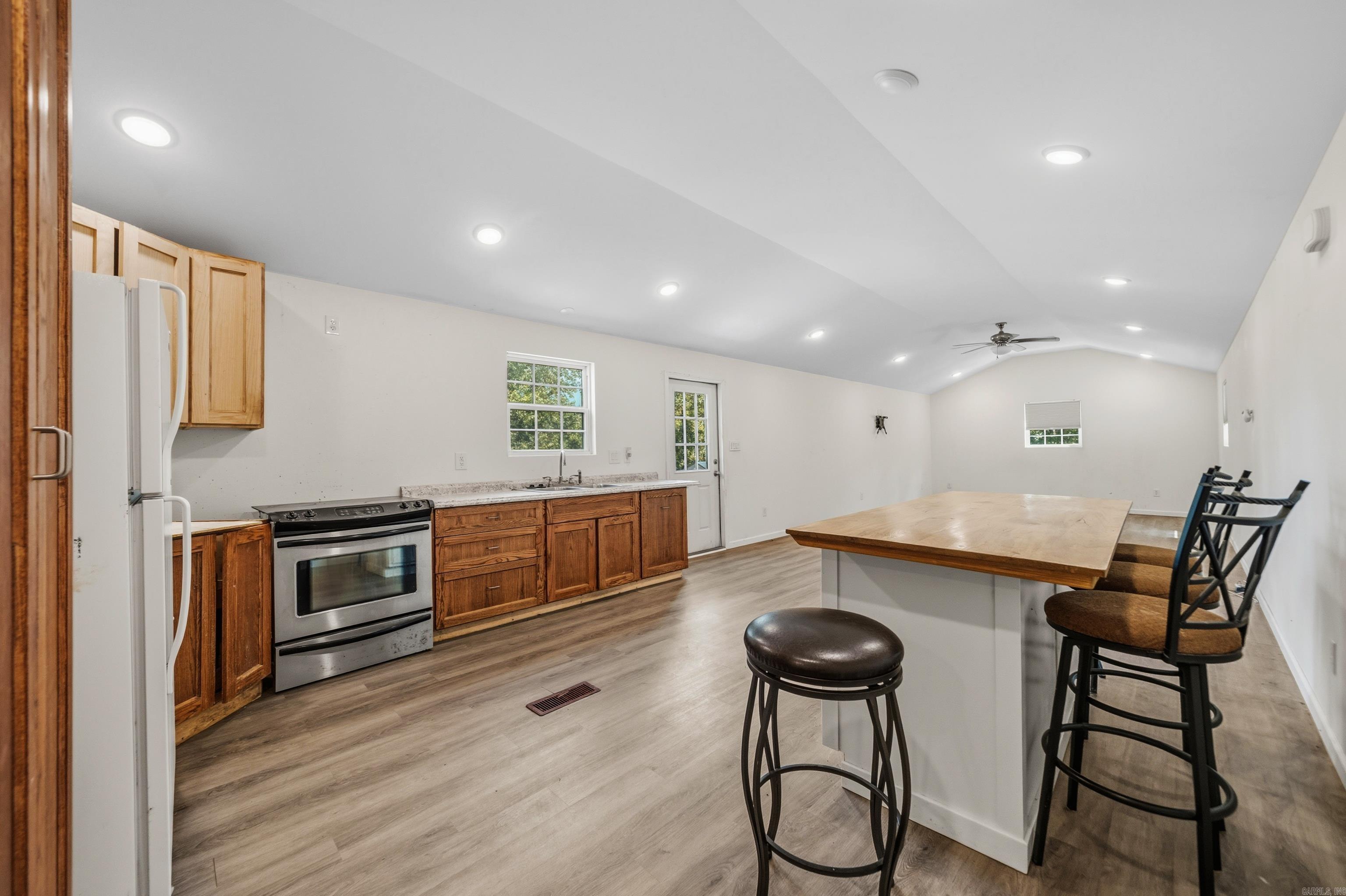 701 Peach Drive Property Photo 13