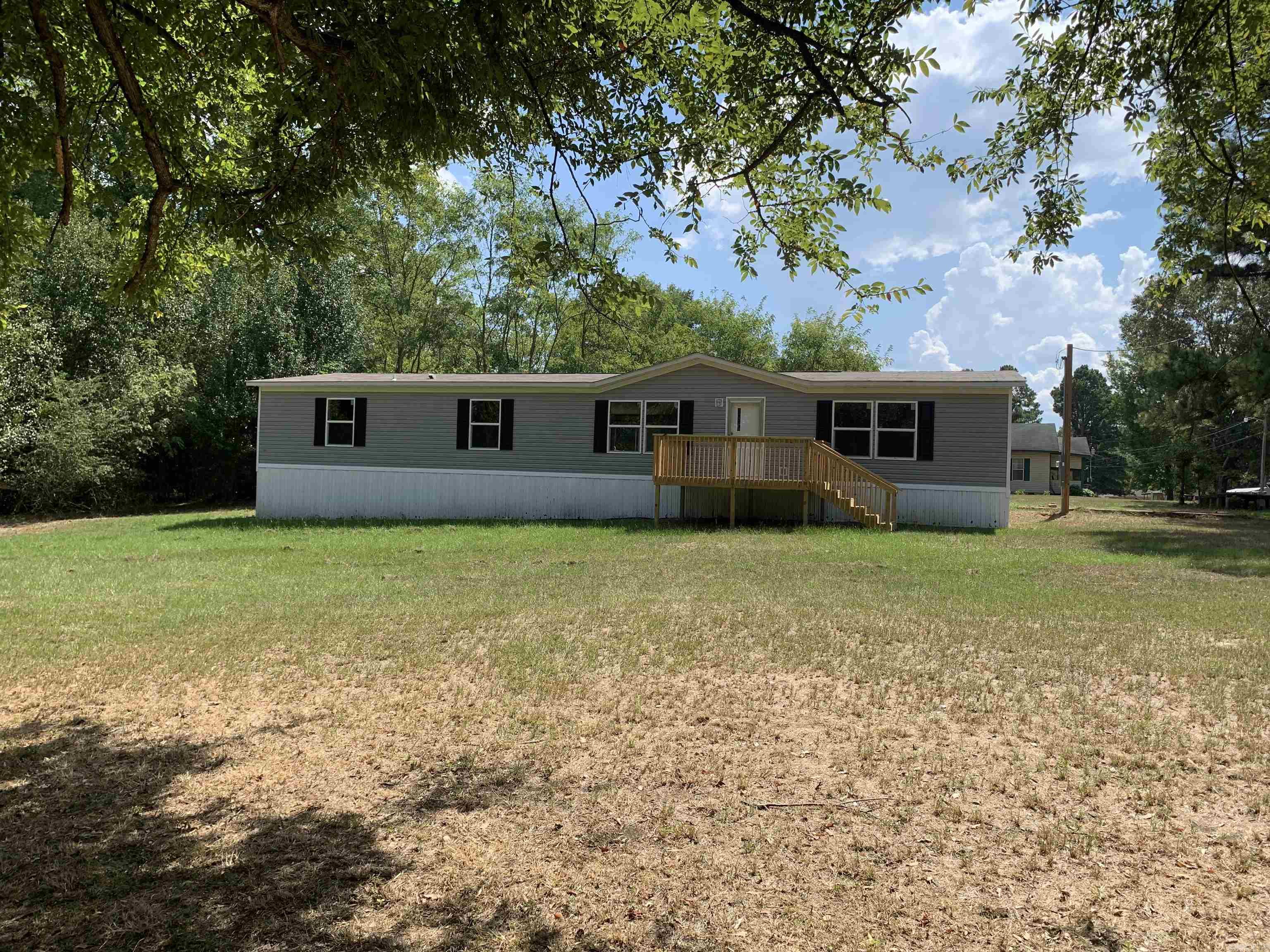 1005 S Bradley Street Property Photo 1