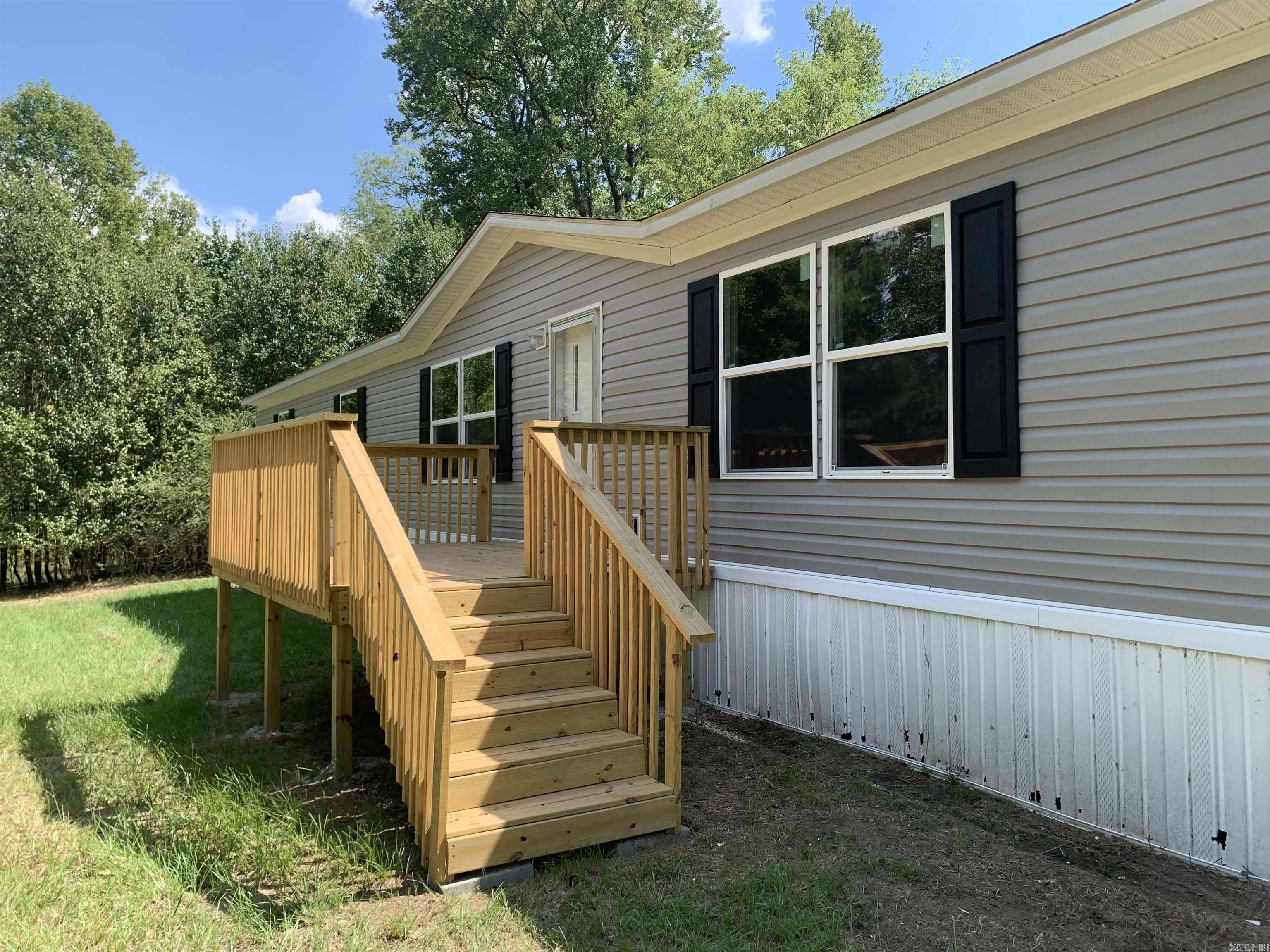 1005 S Bradley Street Property Photo 2