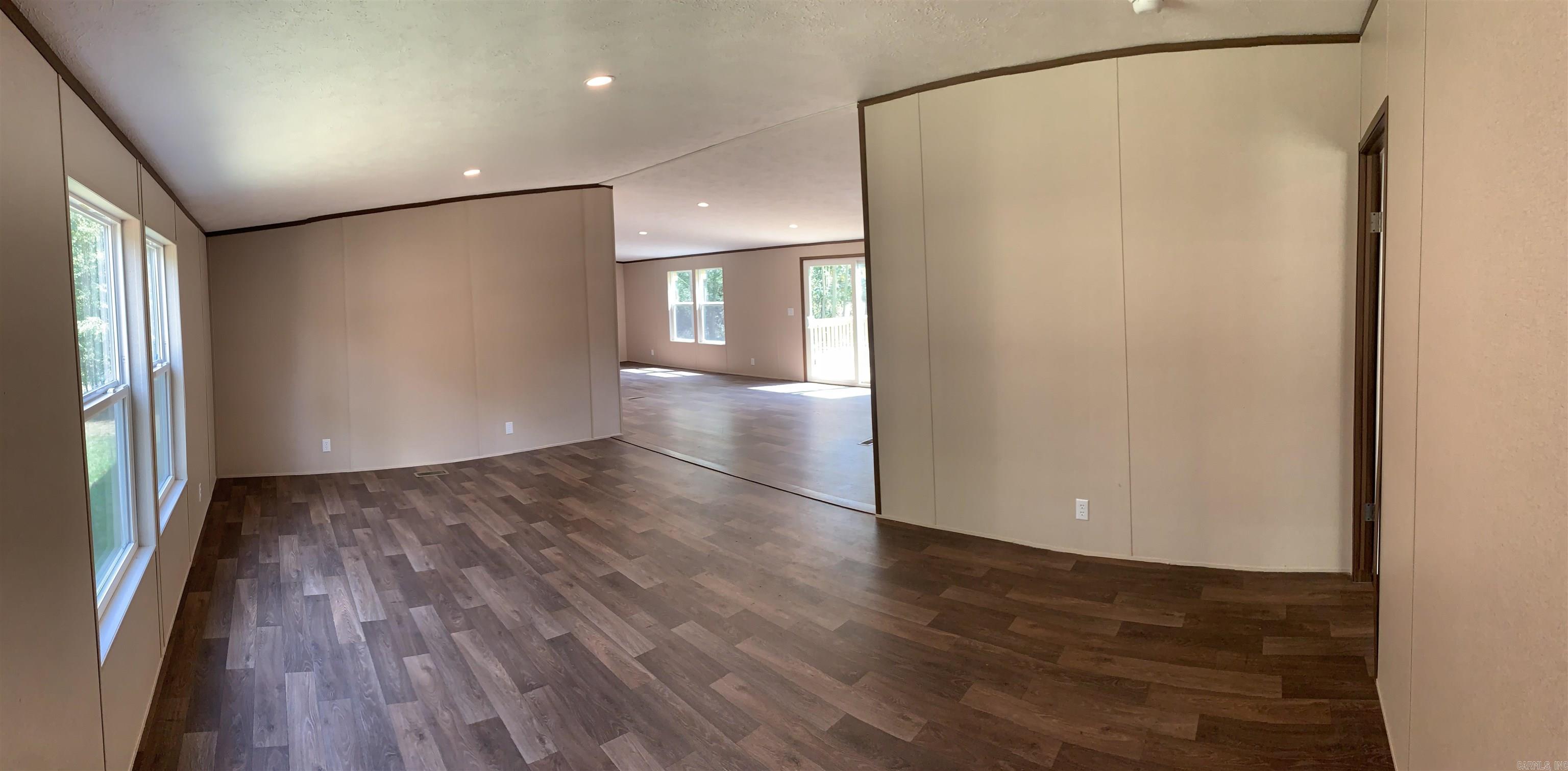 1005 S Bradley Street Property Photo 3
