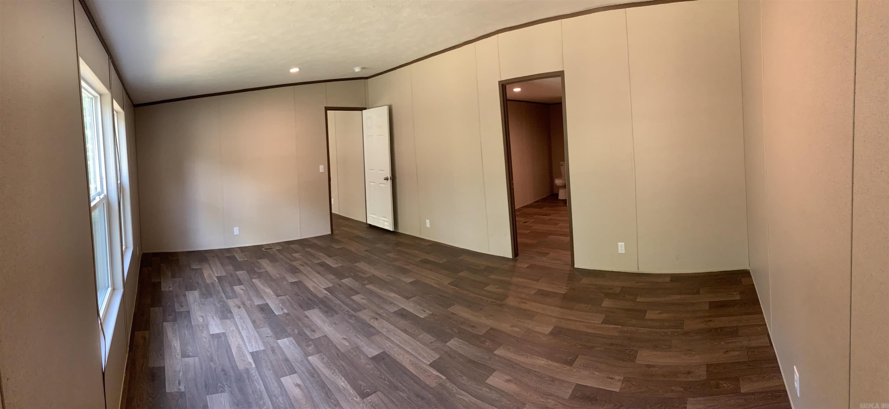 1005 S Bradley Street Property Photo 9