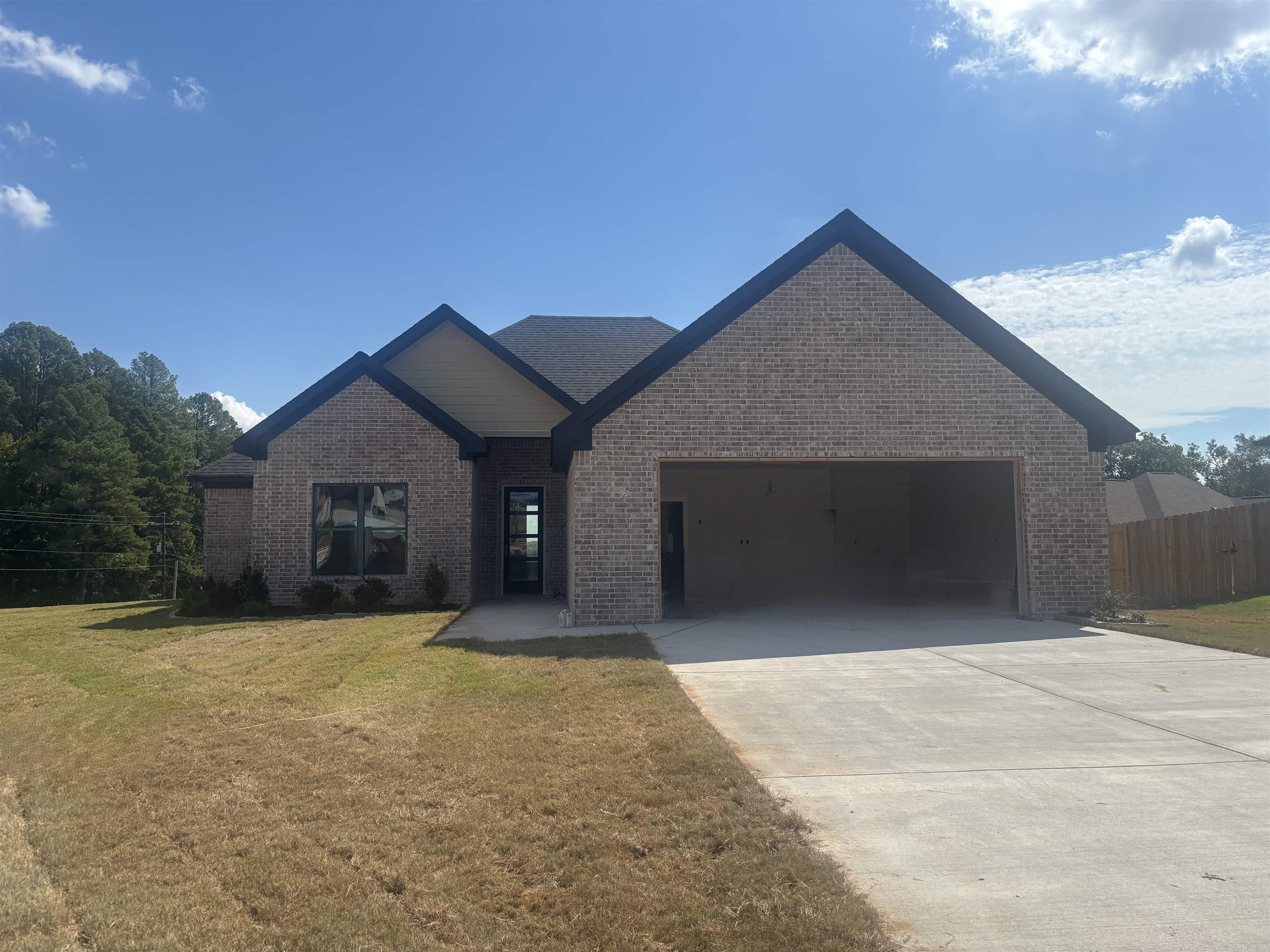 107 Dylan Dr Property Photo 1