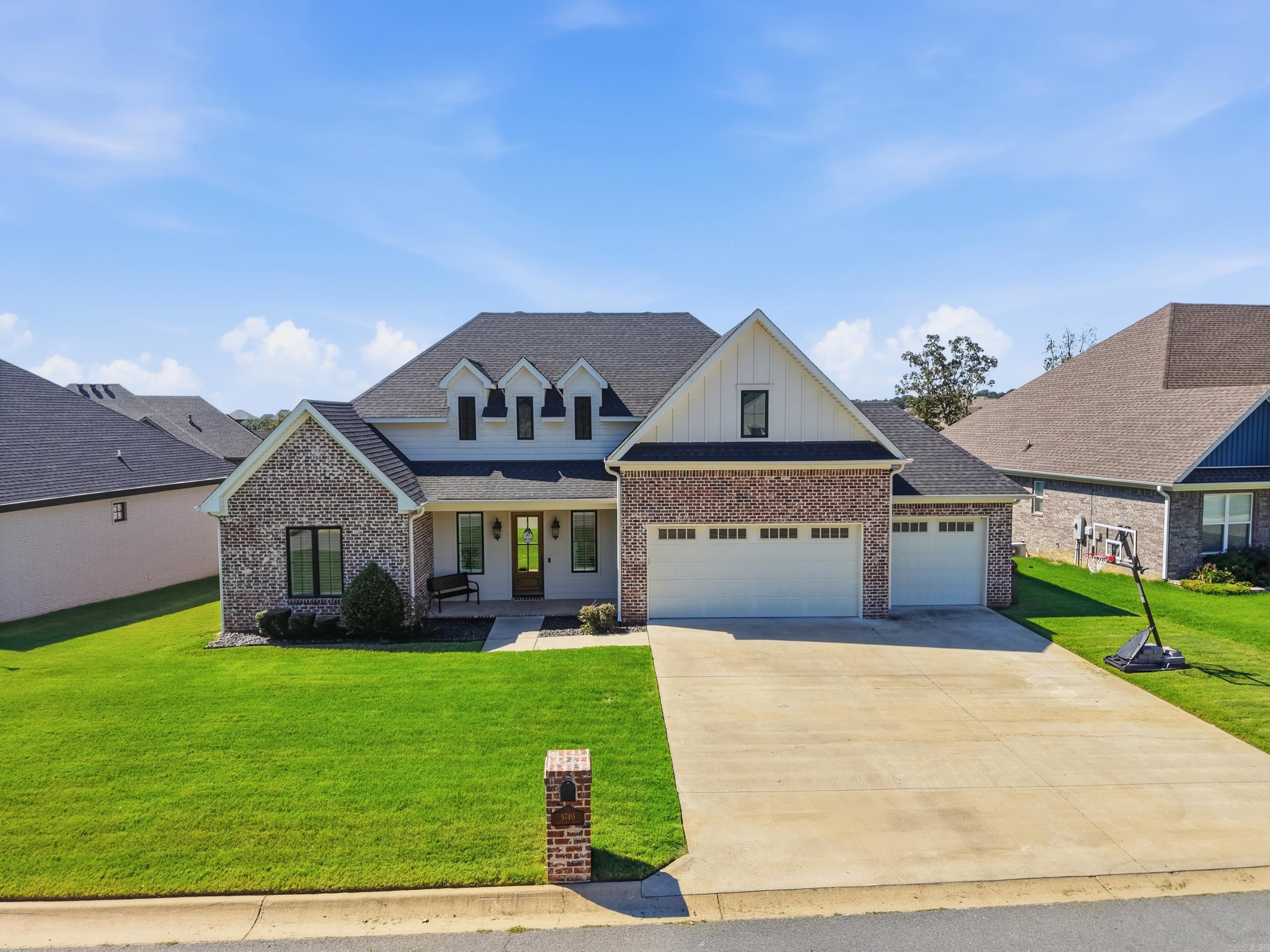 9740 Cliffside Drive Property Photo 1