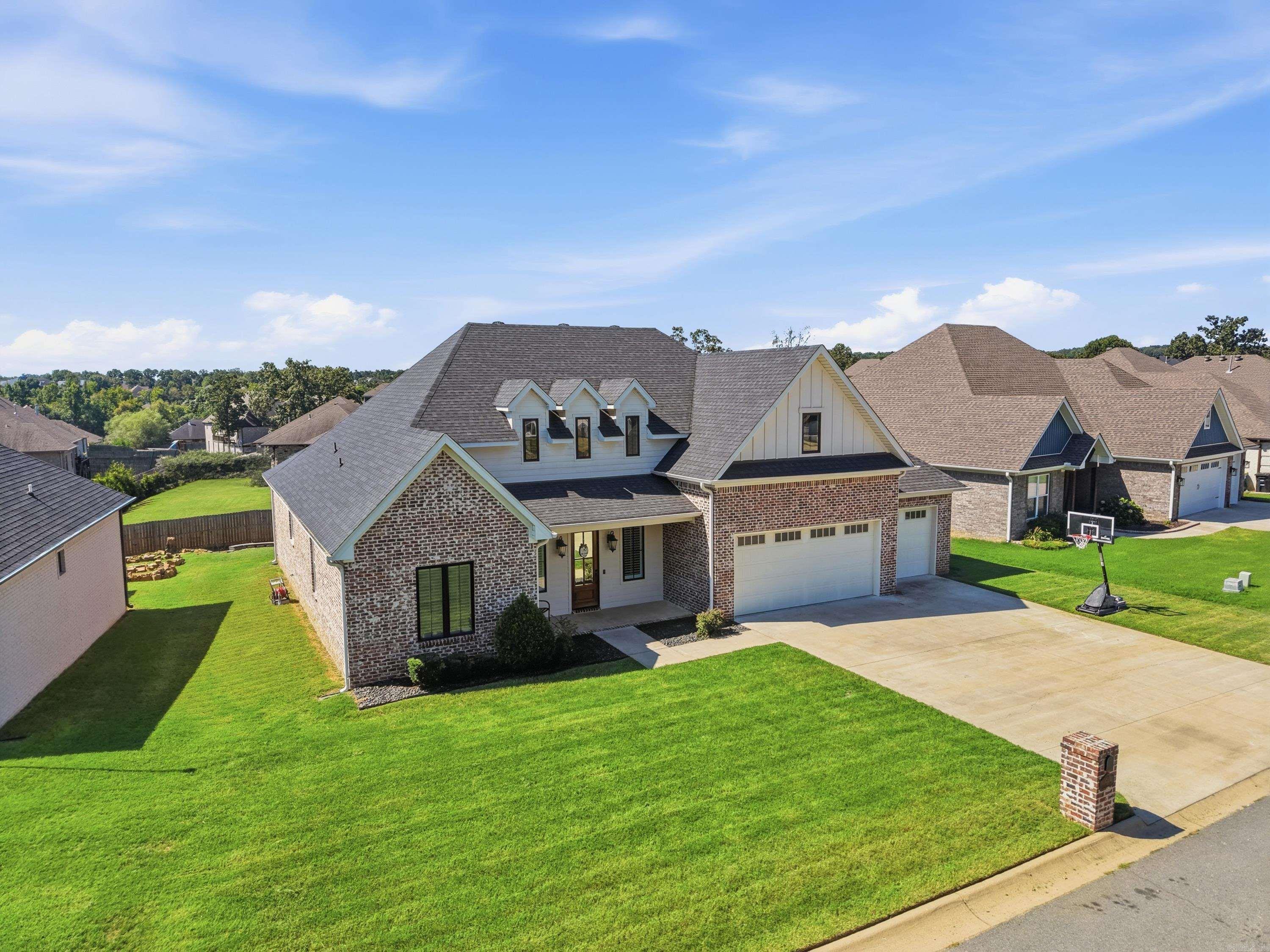 9740 Cliffside Drive Property Photo 3