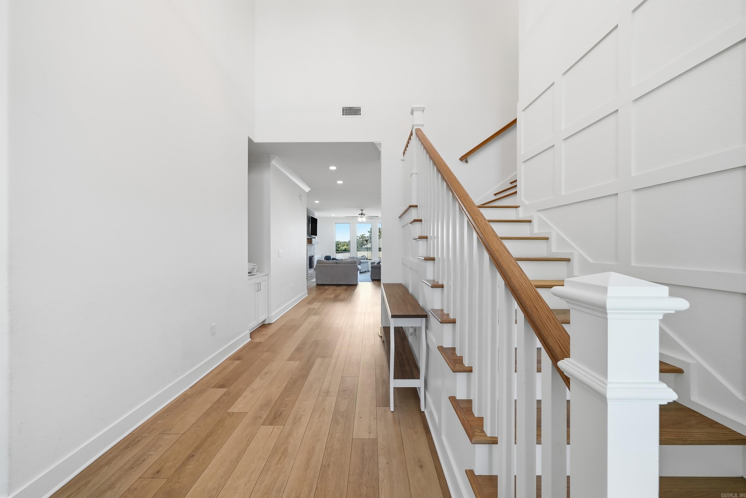 9740 Cliffside Drive Property Photo 19