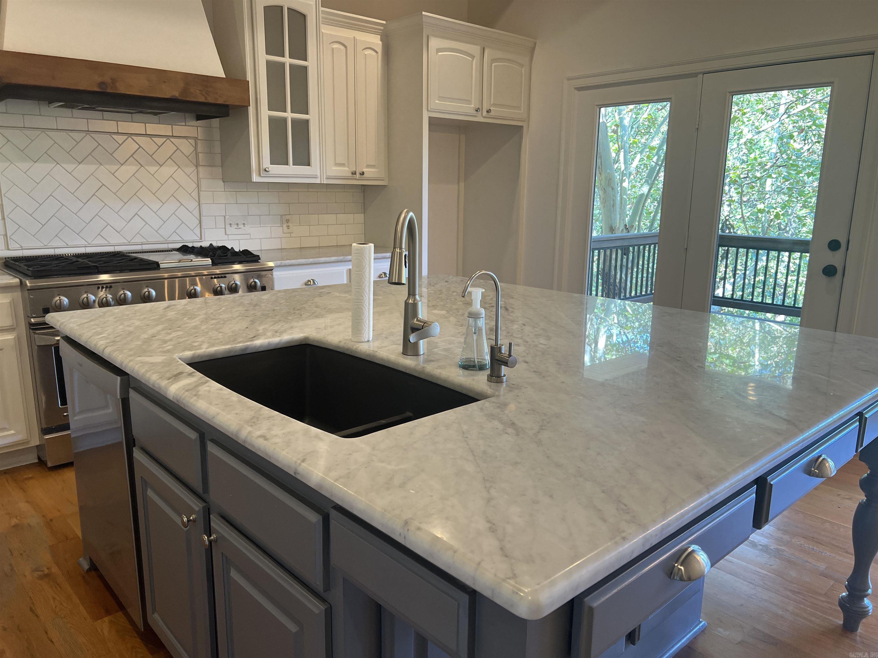 2730 Collins Property Photo 5