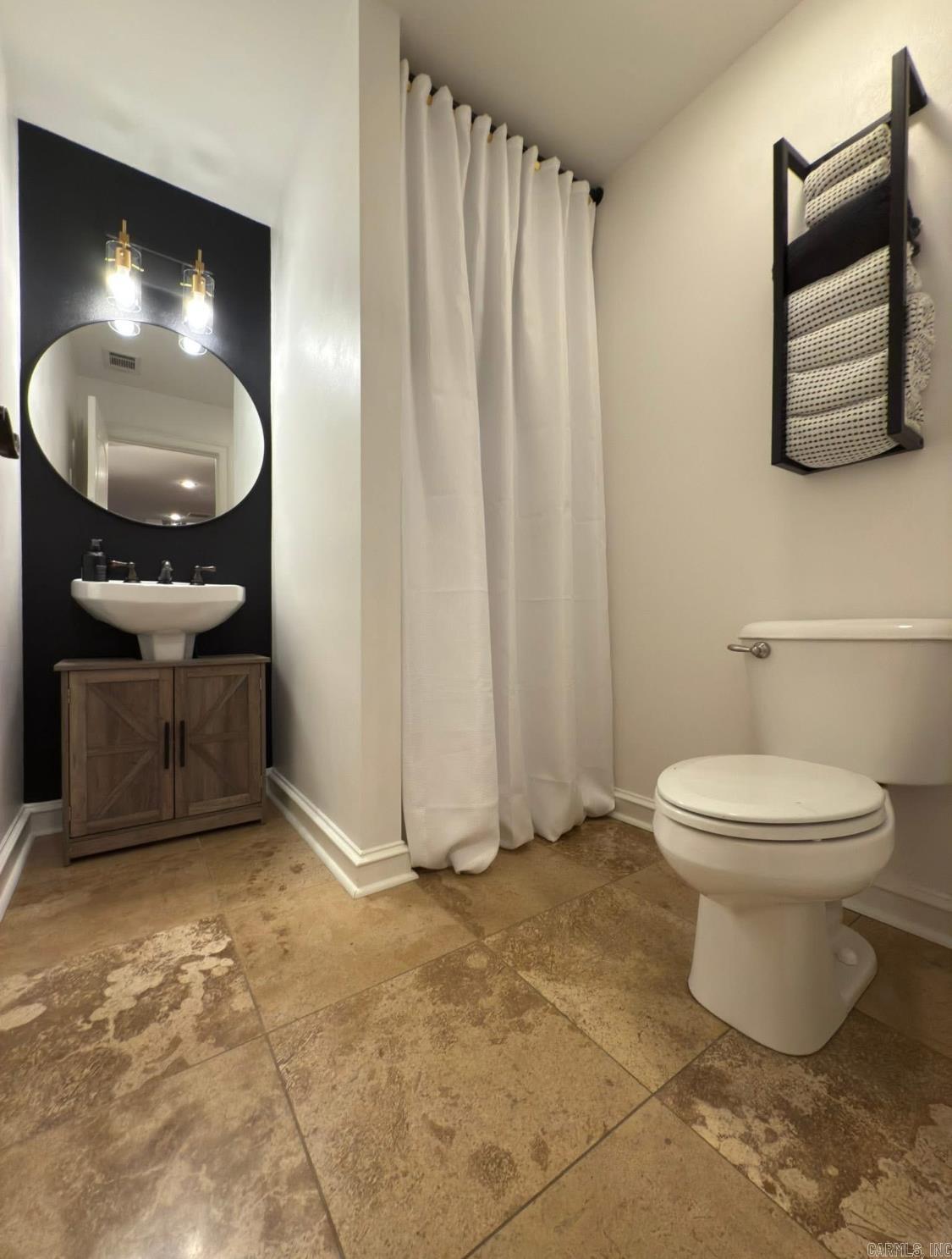 2730 Collins Property Photo 12