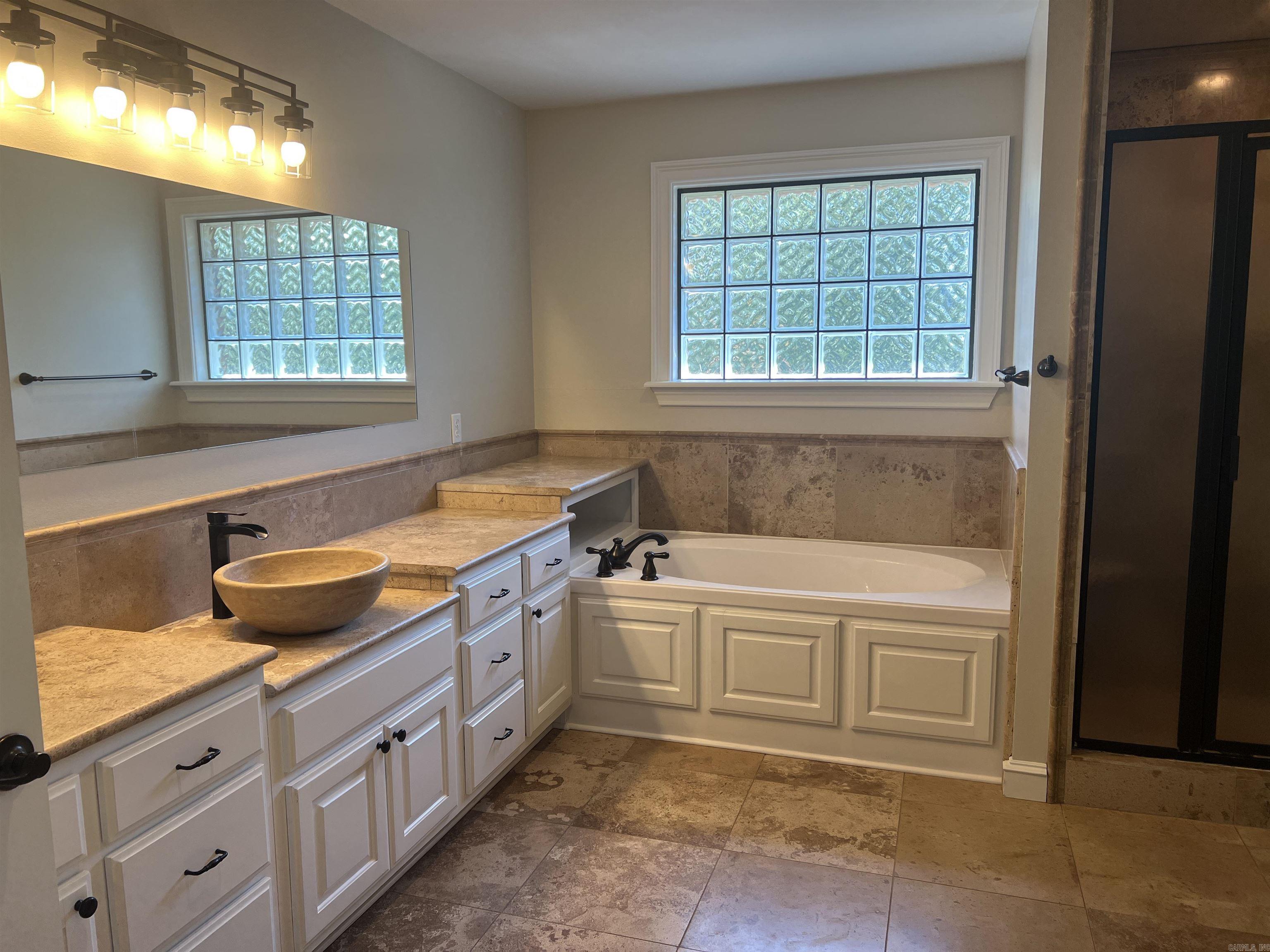 2730 Collins Property Photo 18
