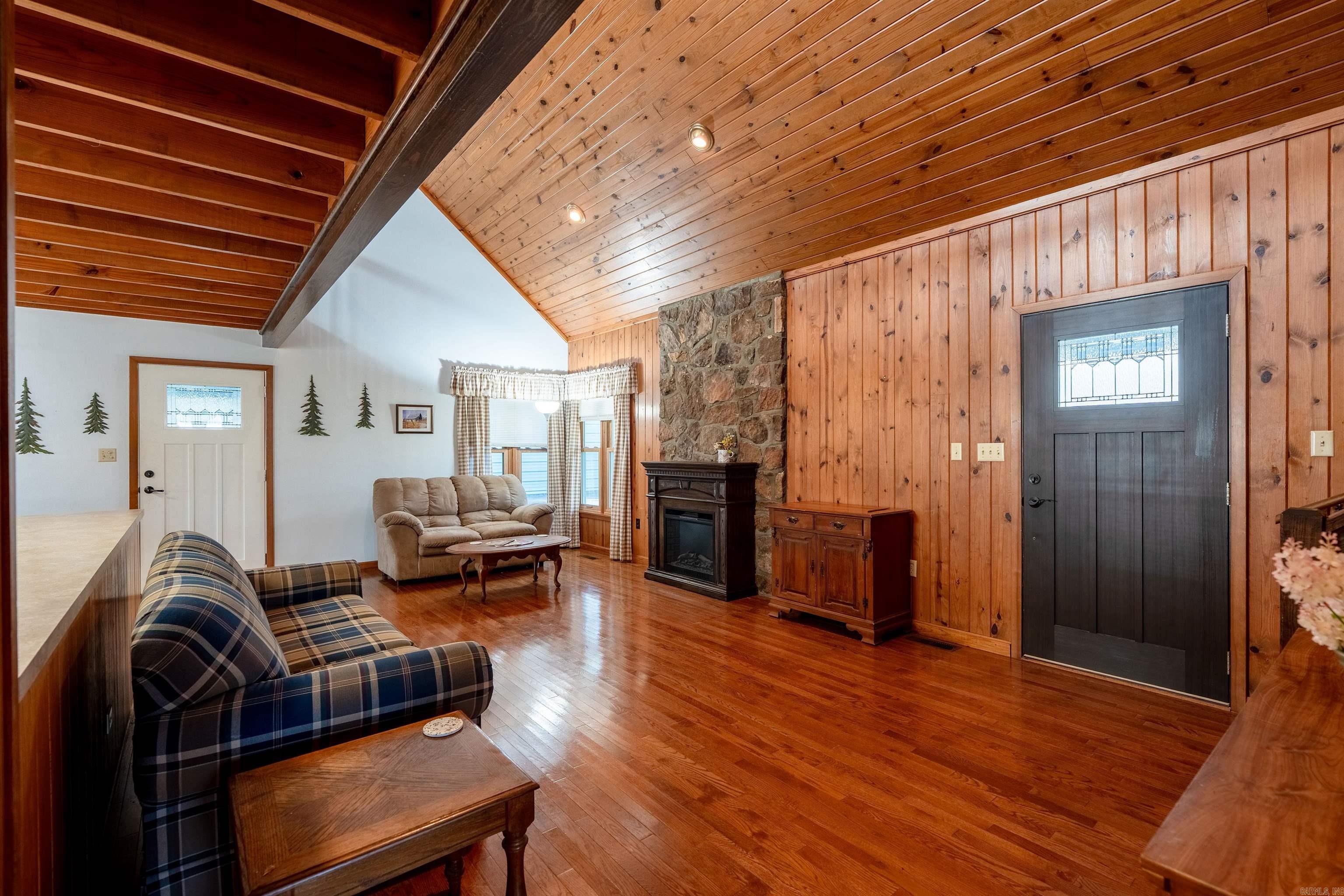 54 Woodland Cove Drive Property Photo 11