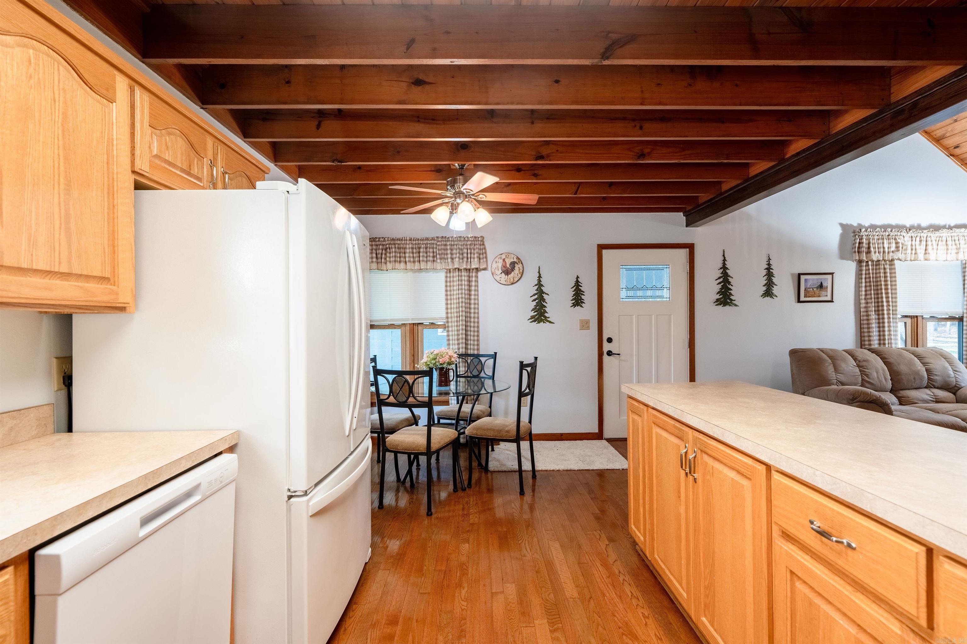 54 Woodland Cove Drive Property Photo 13