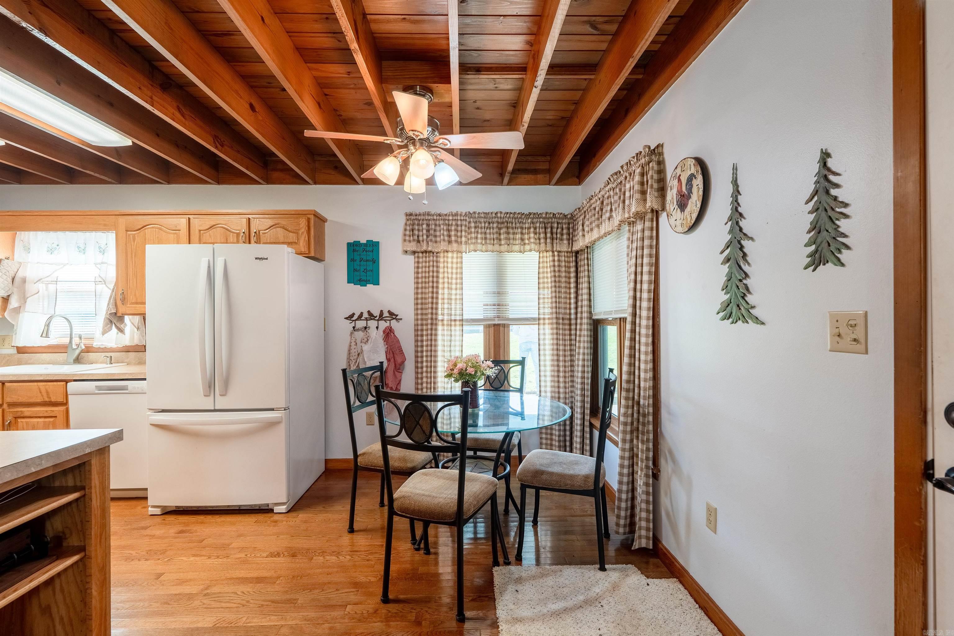54 Woodland Cove Drive Property Photo 15