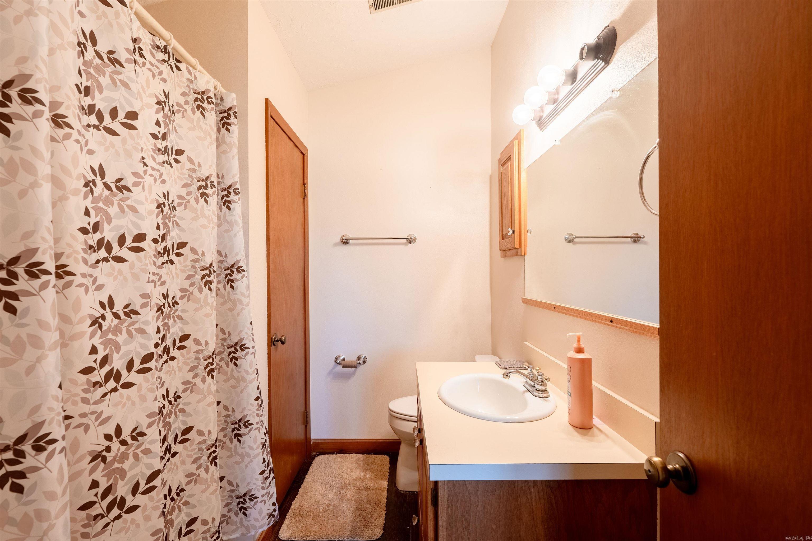 54 Woodland Cove Drive Property Photo 24