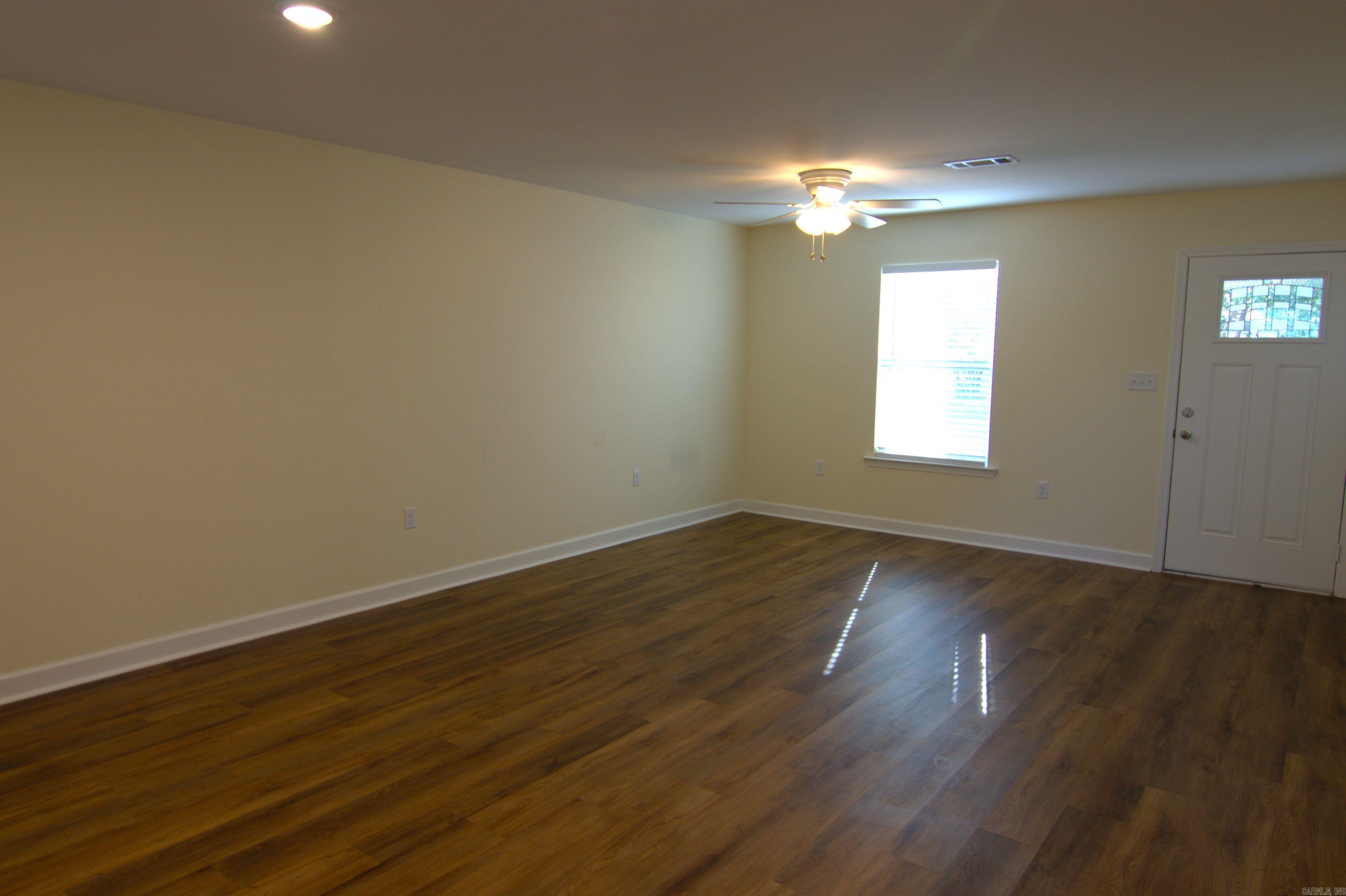 219 Washington Street Property Photo 4