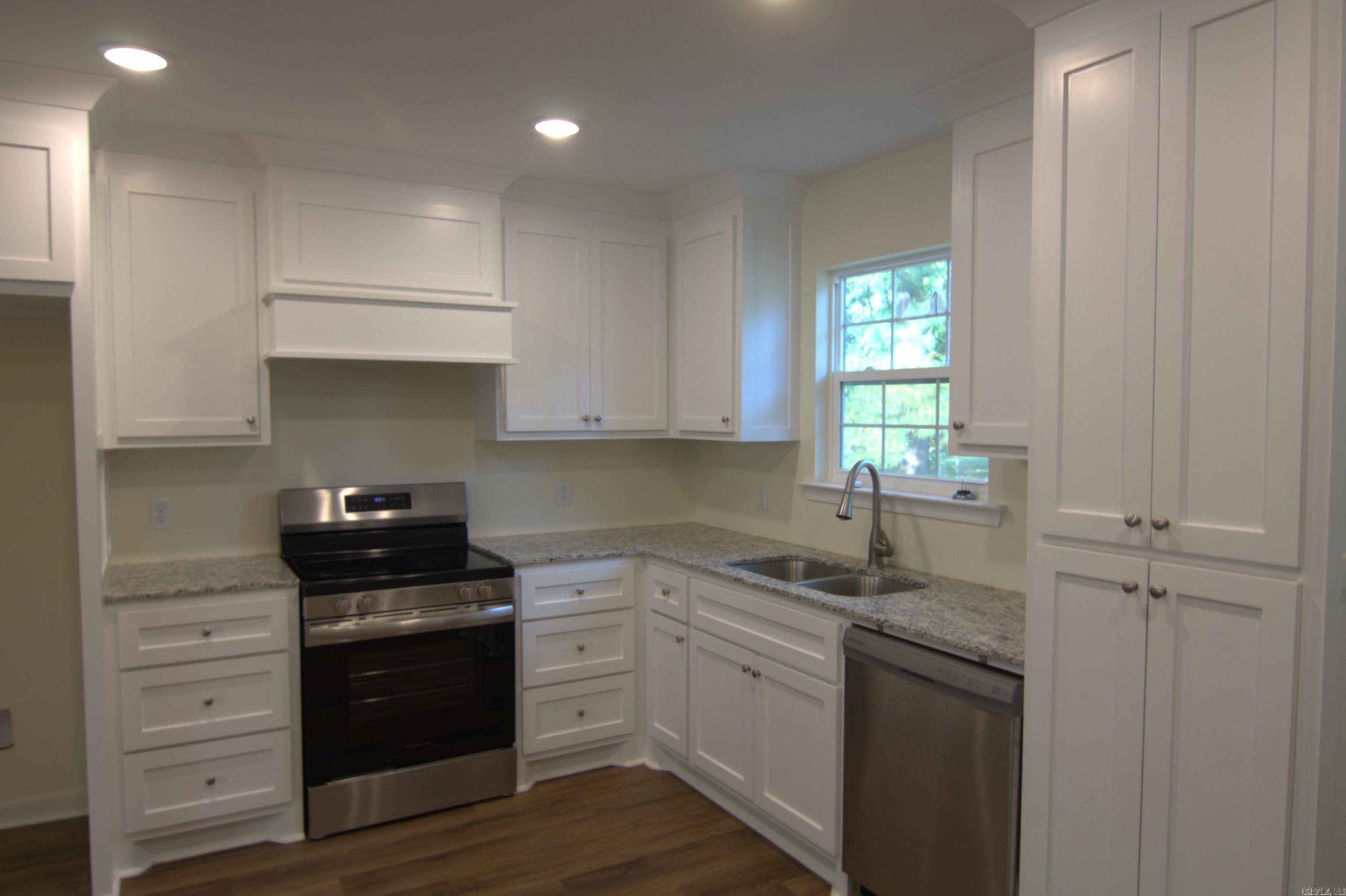 219 Washington Street Property Photo 7