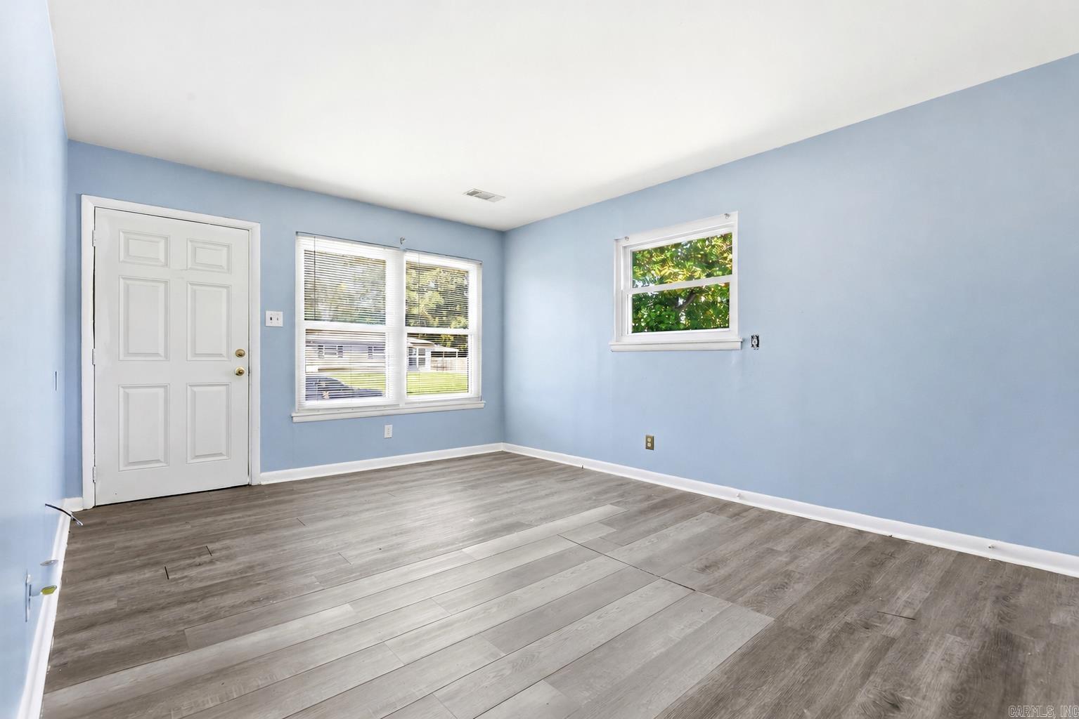2108 Whyte Drive Property Photo 6