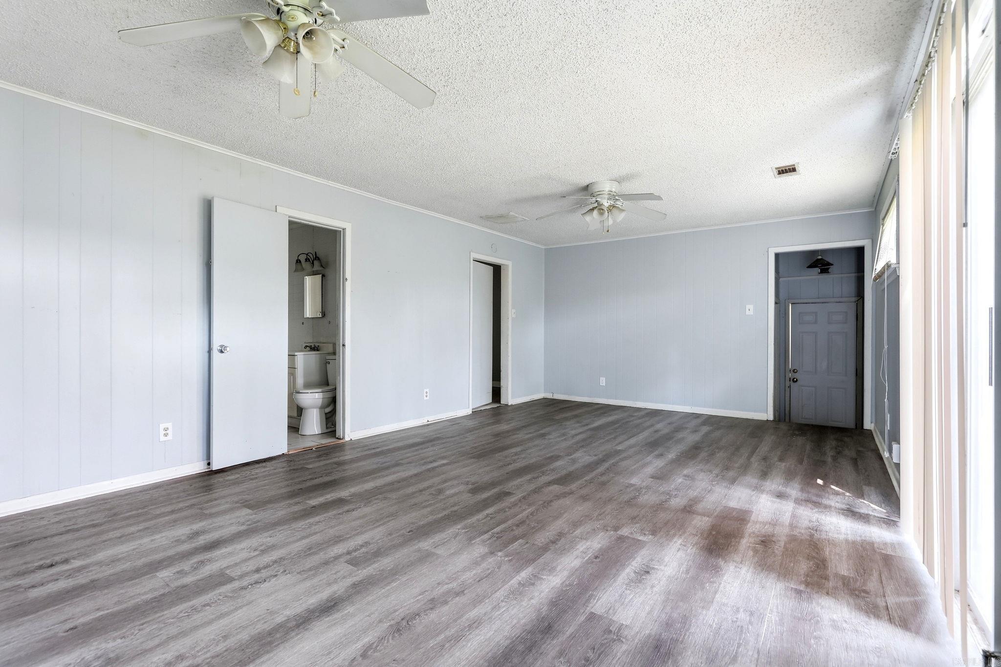 2108 Whyte Drive Property Photo 10