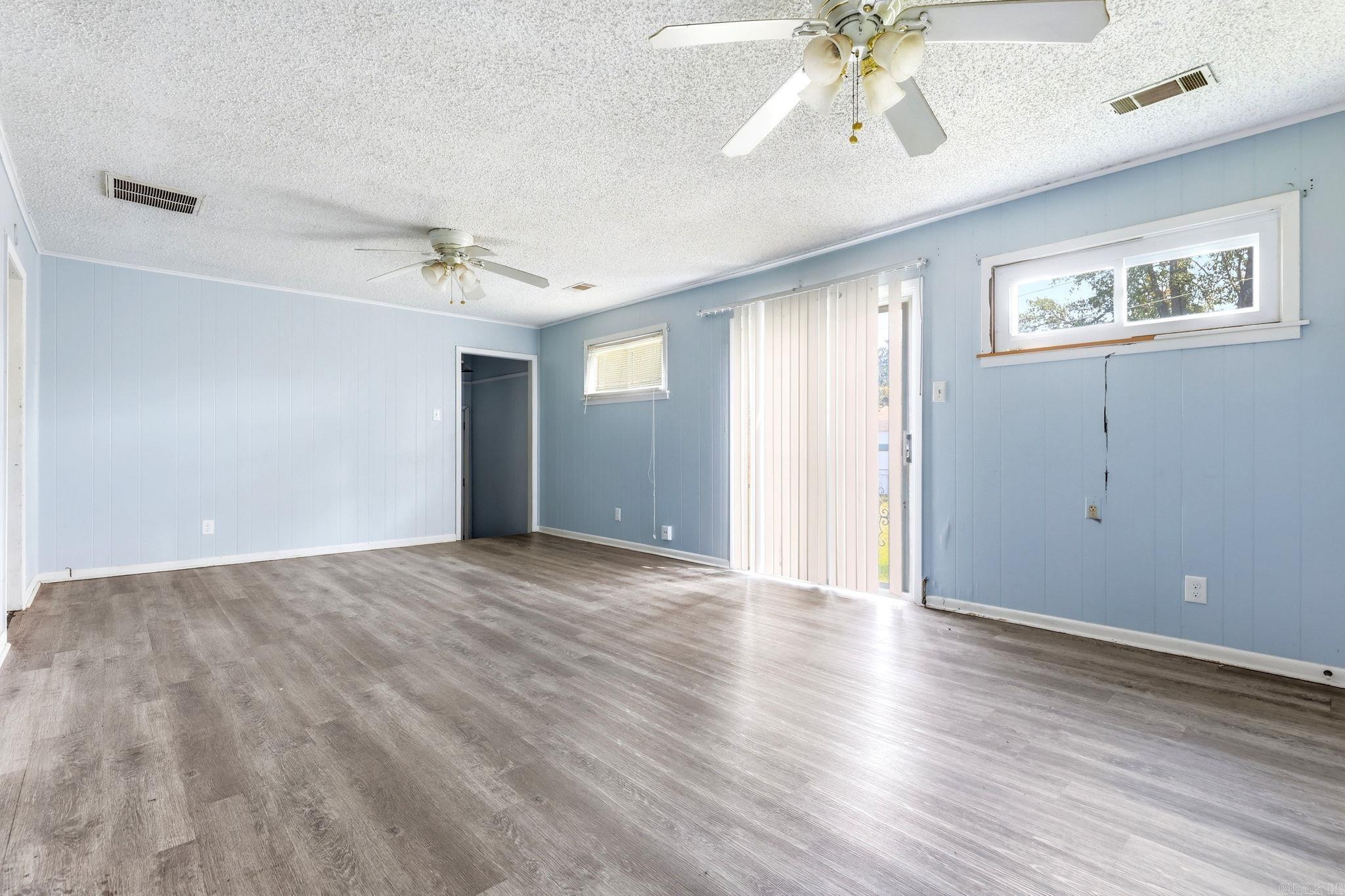 2108 Whyte Drive Property Photo 11