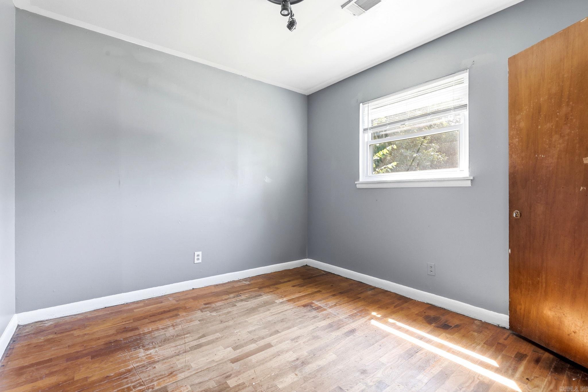 2108 Whyte Drive Property Photo 19