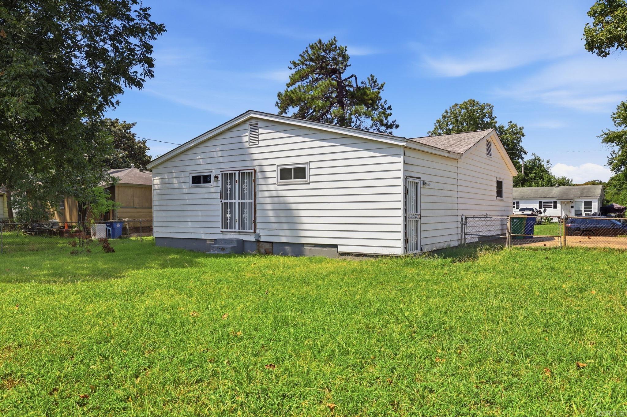 2108 Whyte Drive Property Photo 23