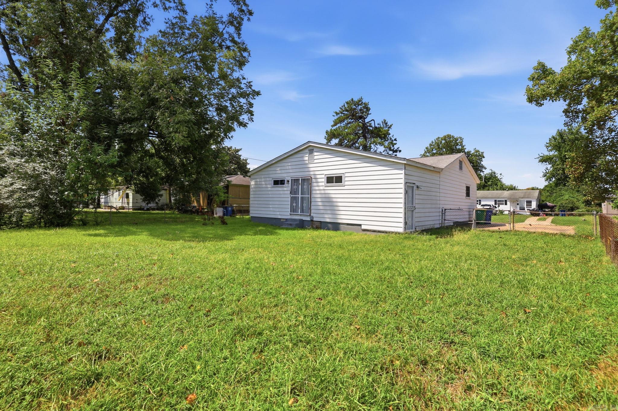 2108 Whyte Drive Property Photo 24