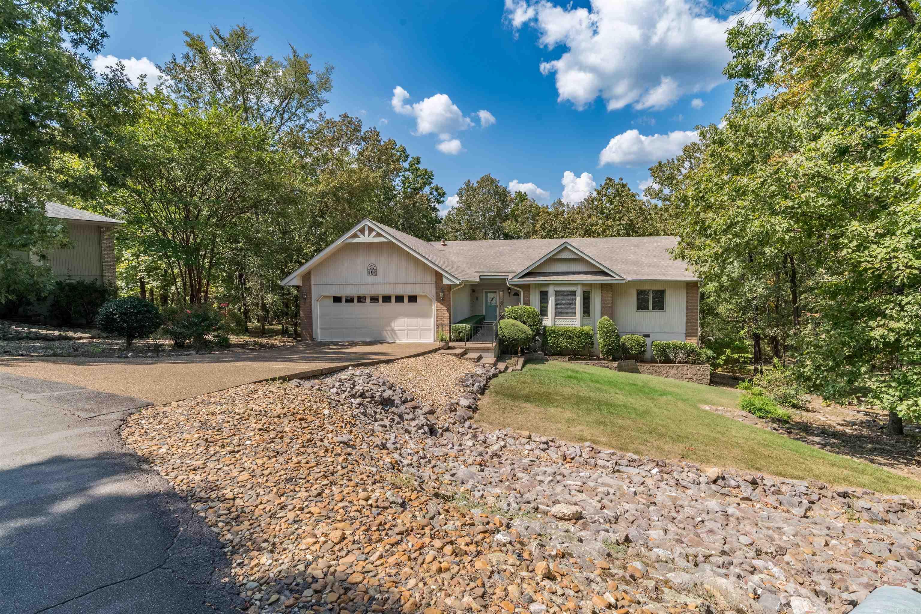 9 Gorrion Lane Property Photo 3