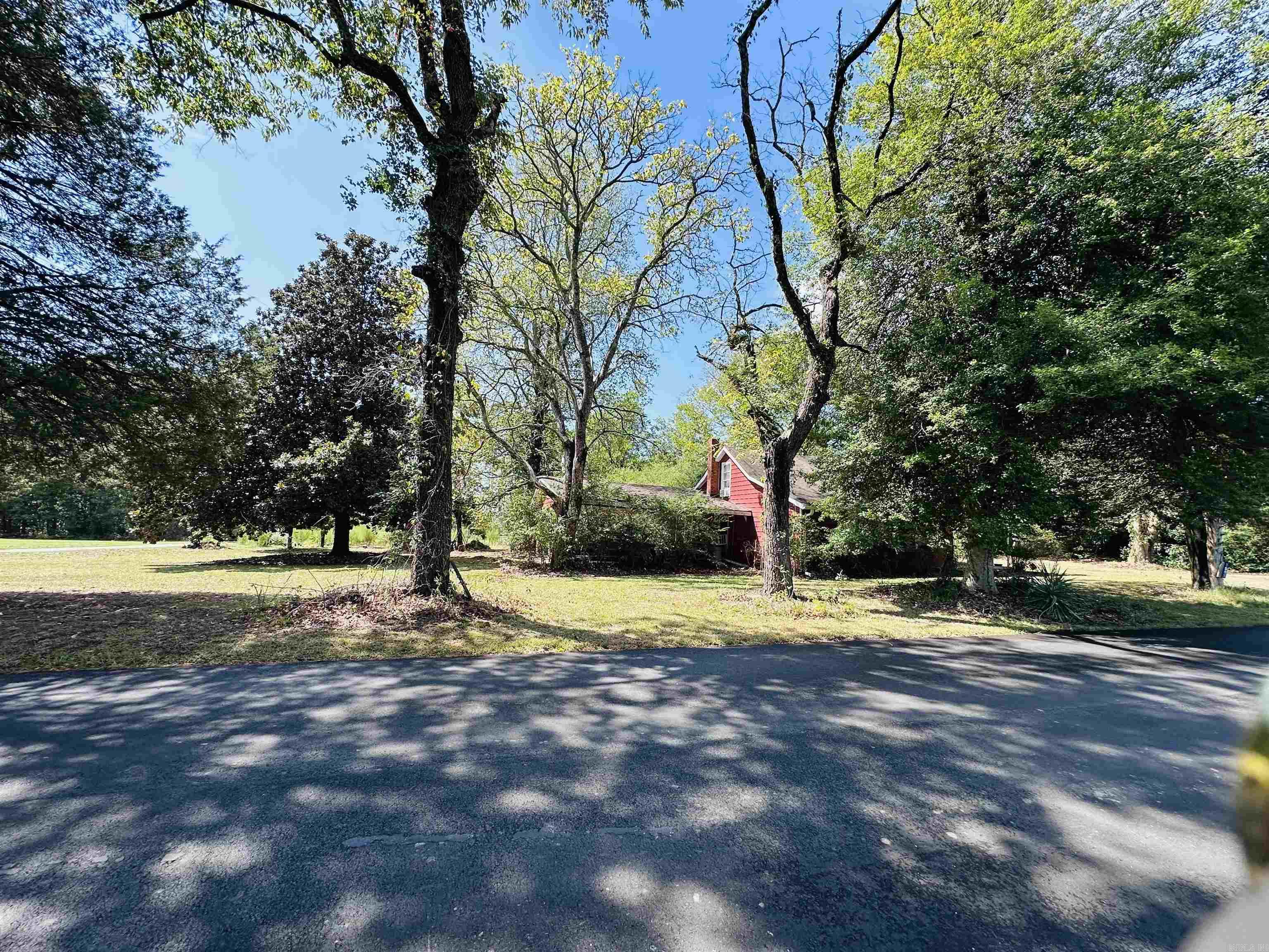 5505 N Detonti Property Photo 9