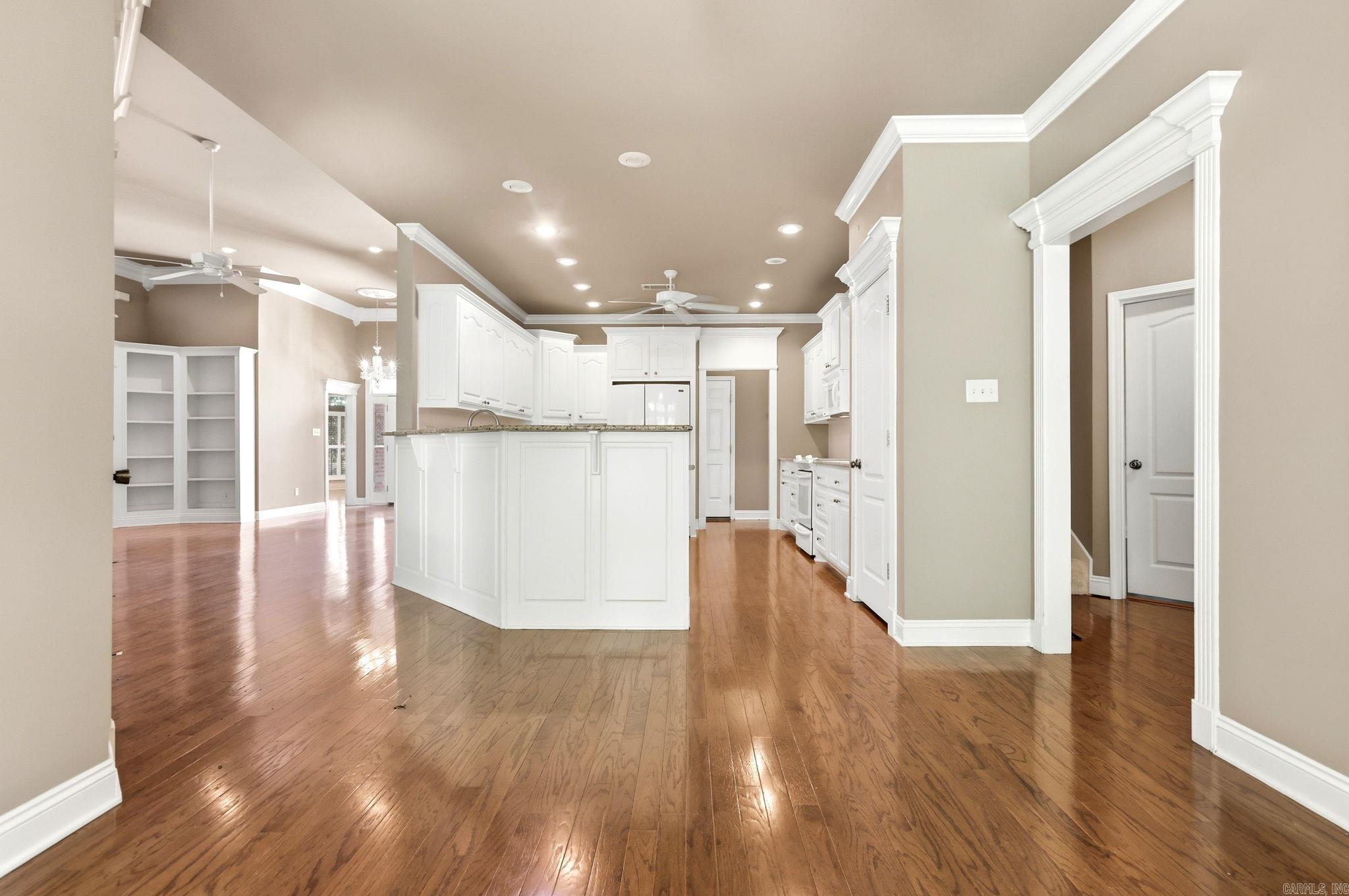 7528 Worth Avenue Property Photo 8