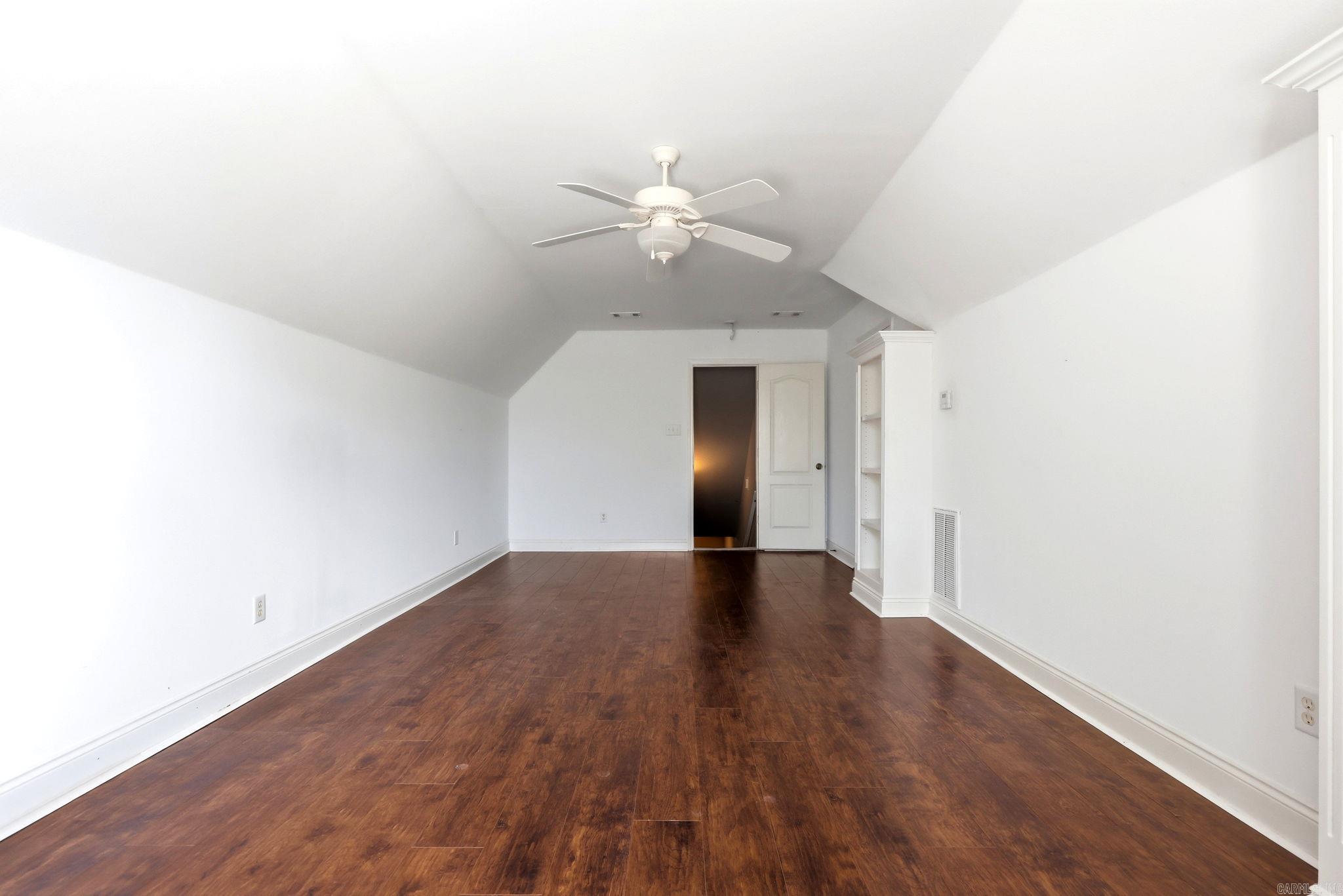 7528 Worth Avenue Property Photo 34