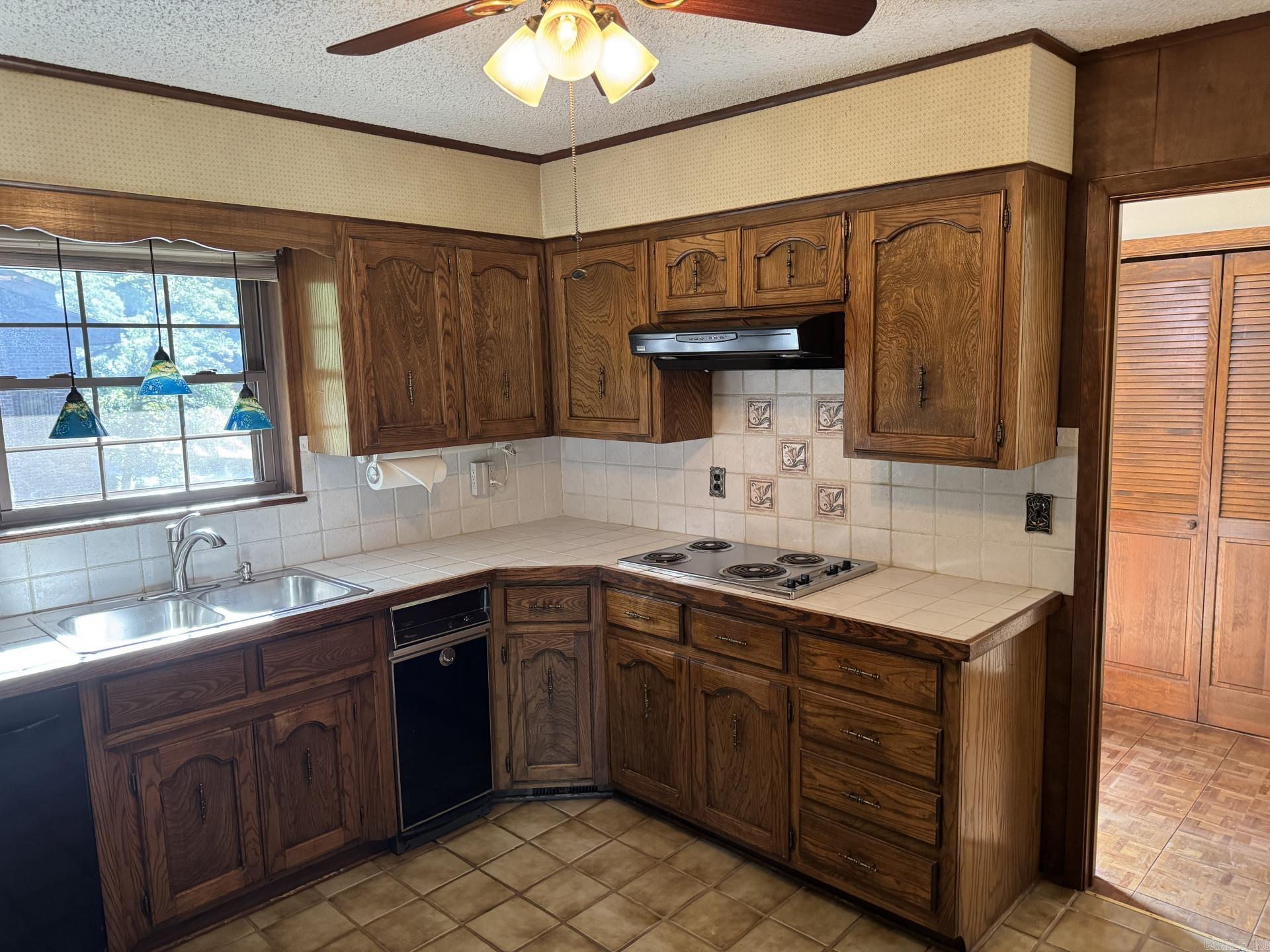 2315 Lakeshore Drive #f3 Property Photo 10