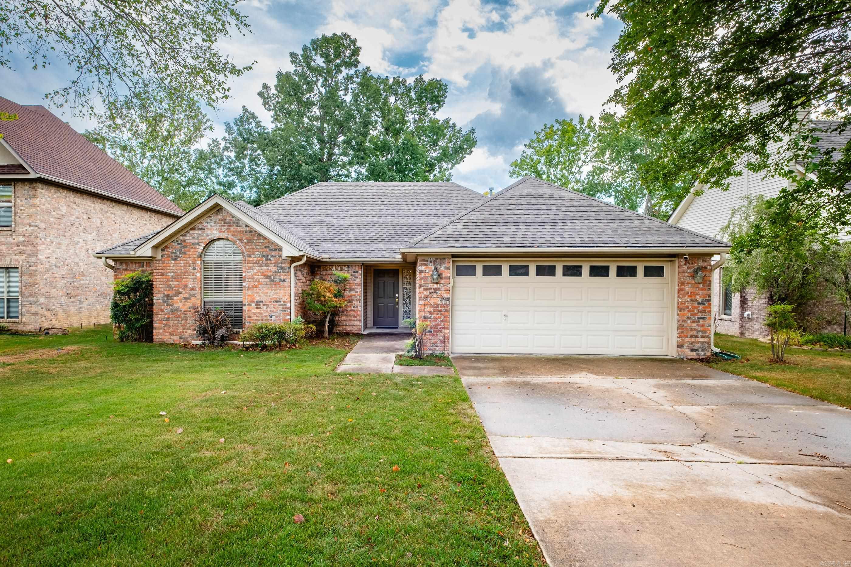 210 Chantilly Circle Property Photo 1